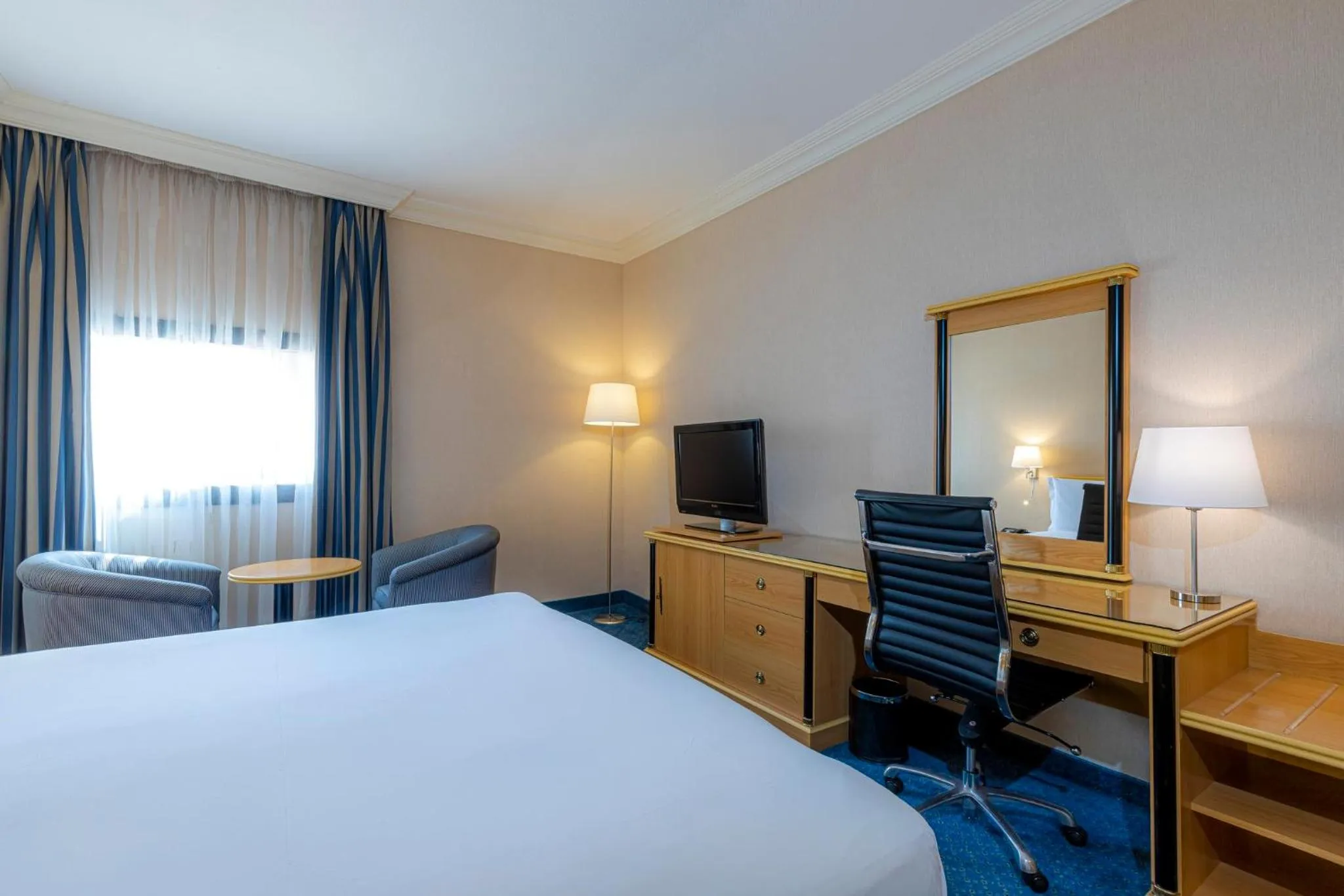 Photo of the whole room, Bed in Holiday Inn Yanbu by IHG