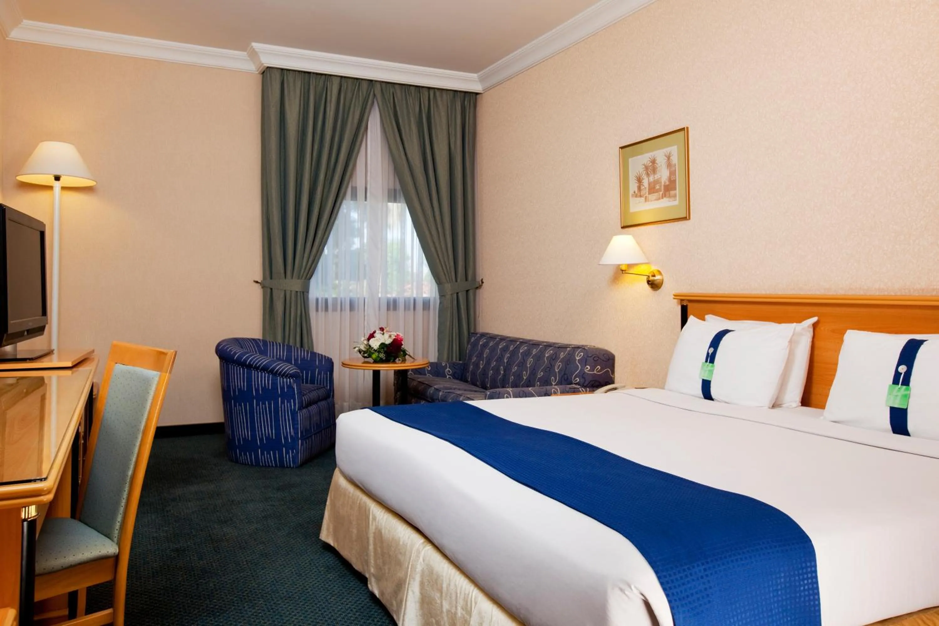 Photo of the whole room, Bed in Holiday Inn Yanbu by IHG