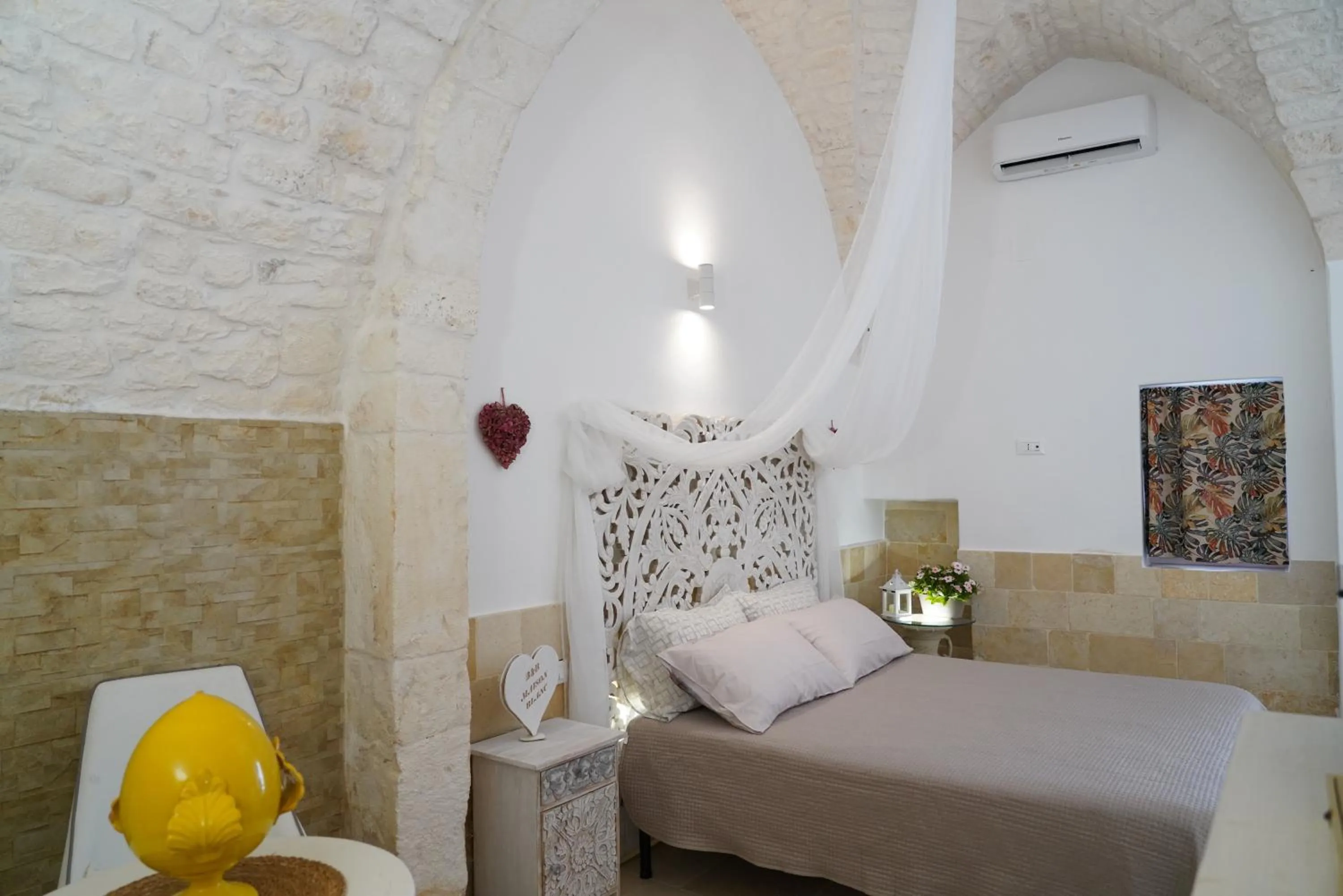 Bed in Maison Blanc Ostuni