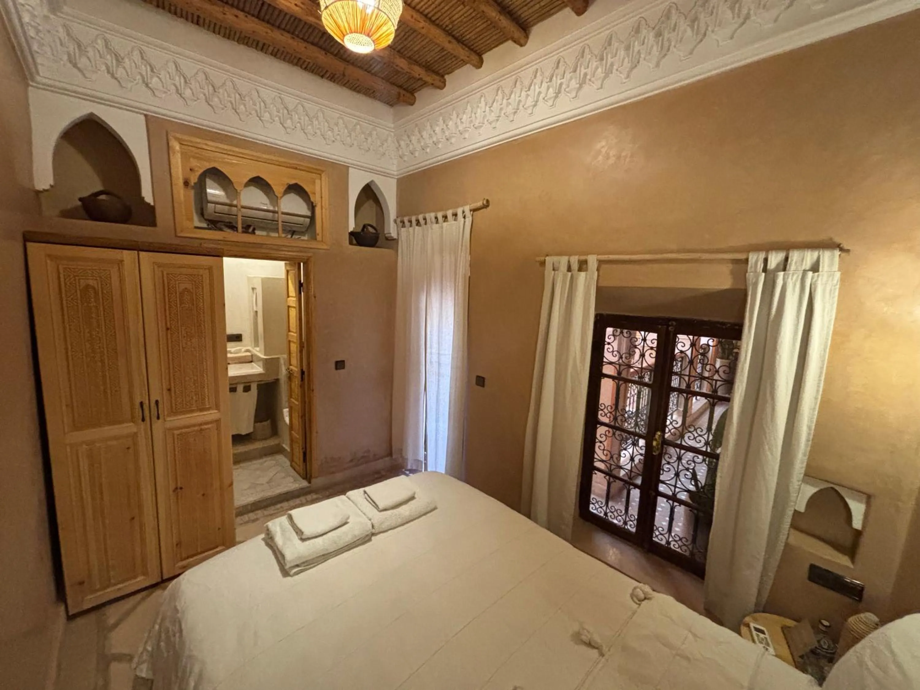 Property building, Bed in Riad Minami