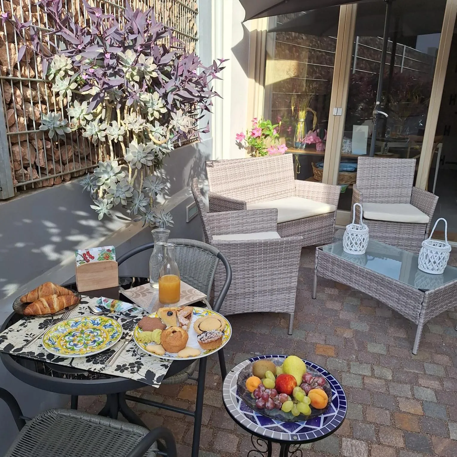 Inner courtyard view in Toson d'Oro Bed & Breakfast