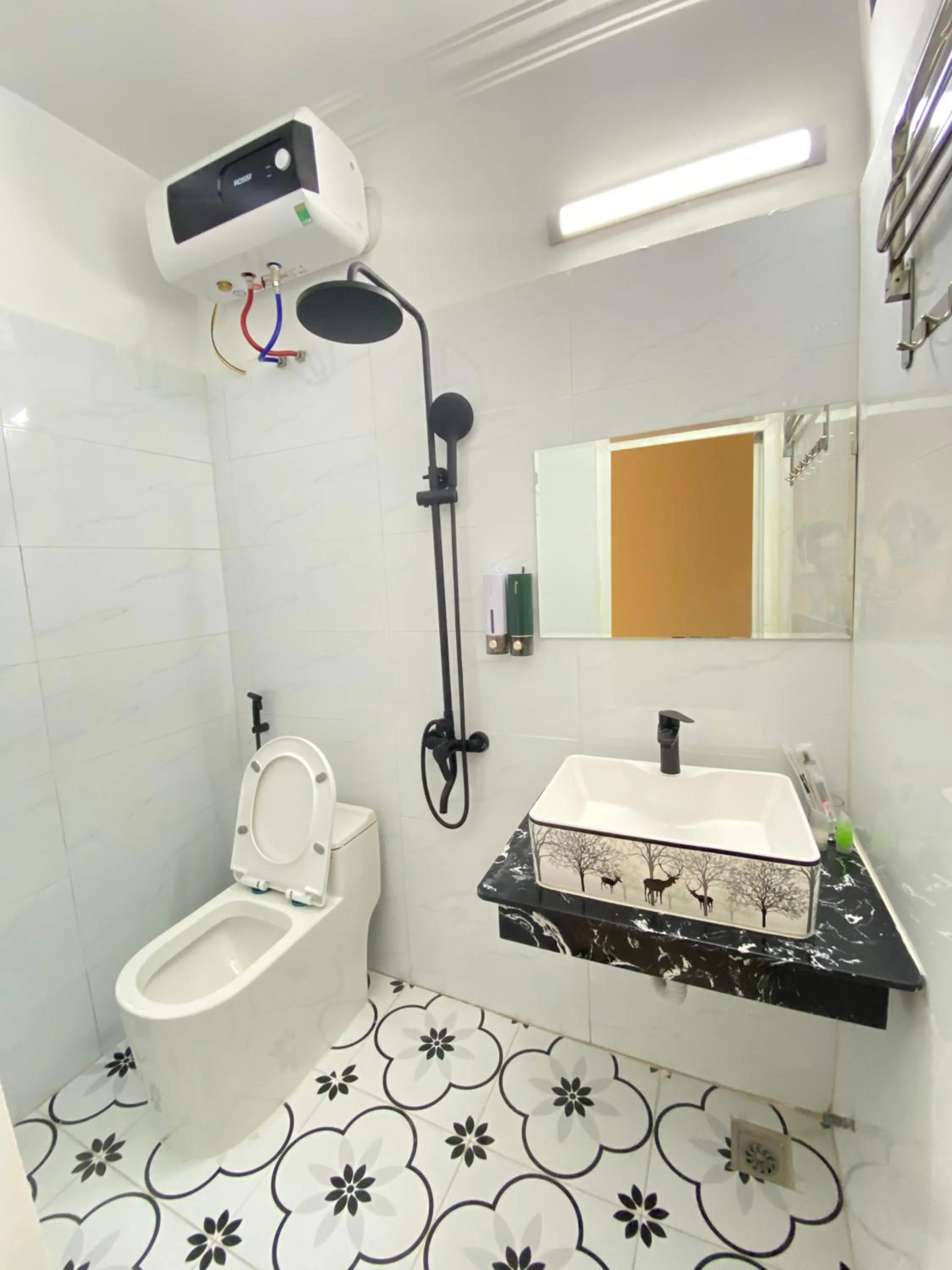 Shower in Rose Hotel