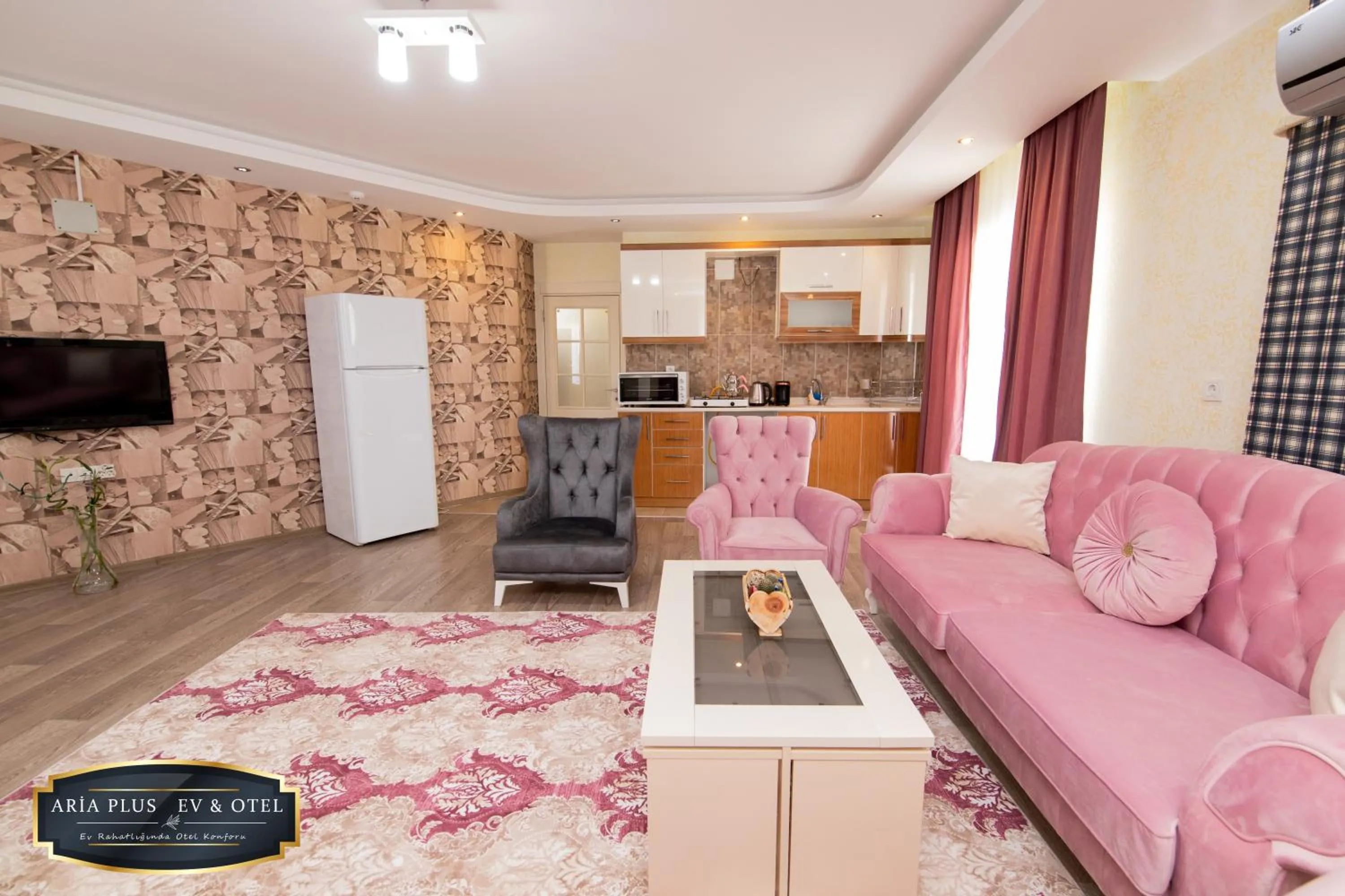 Seating area in aria plus ev otel