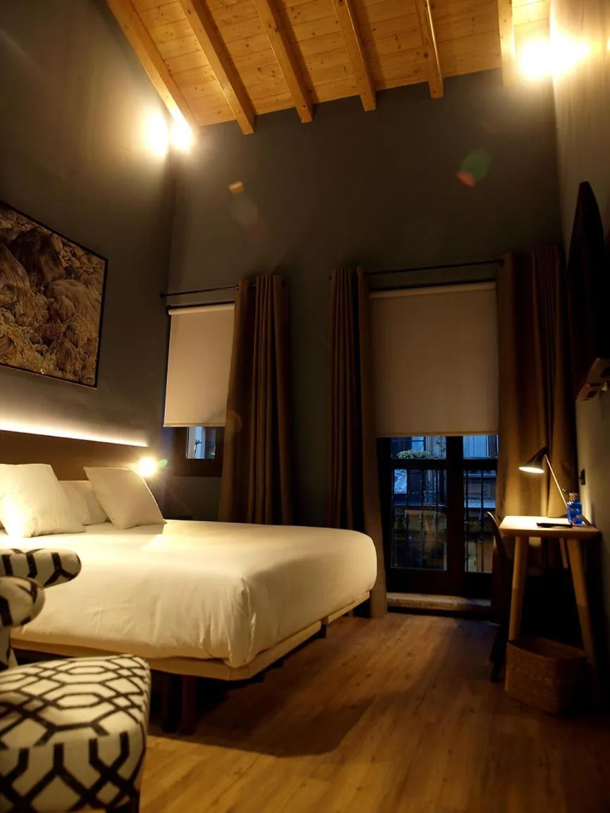 Photo of the whole room, Bed in M&UGA Hotela