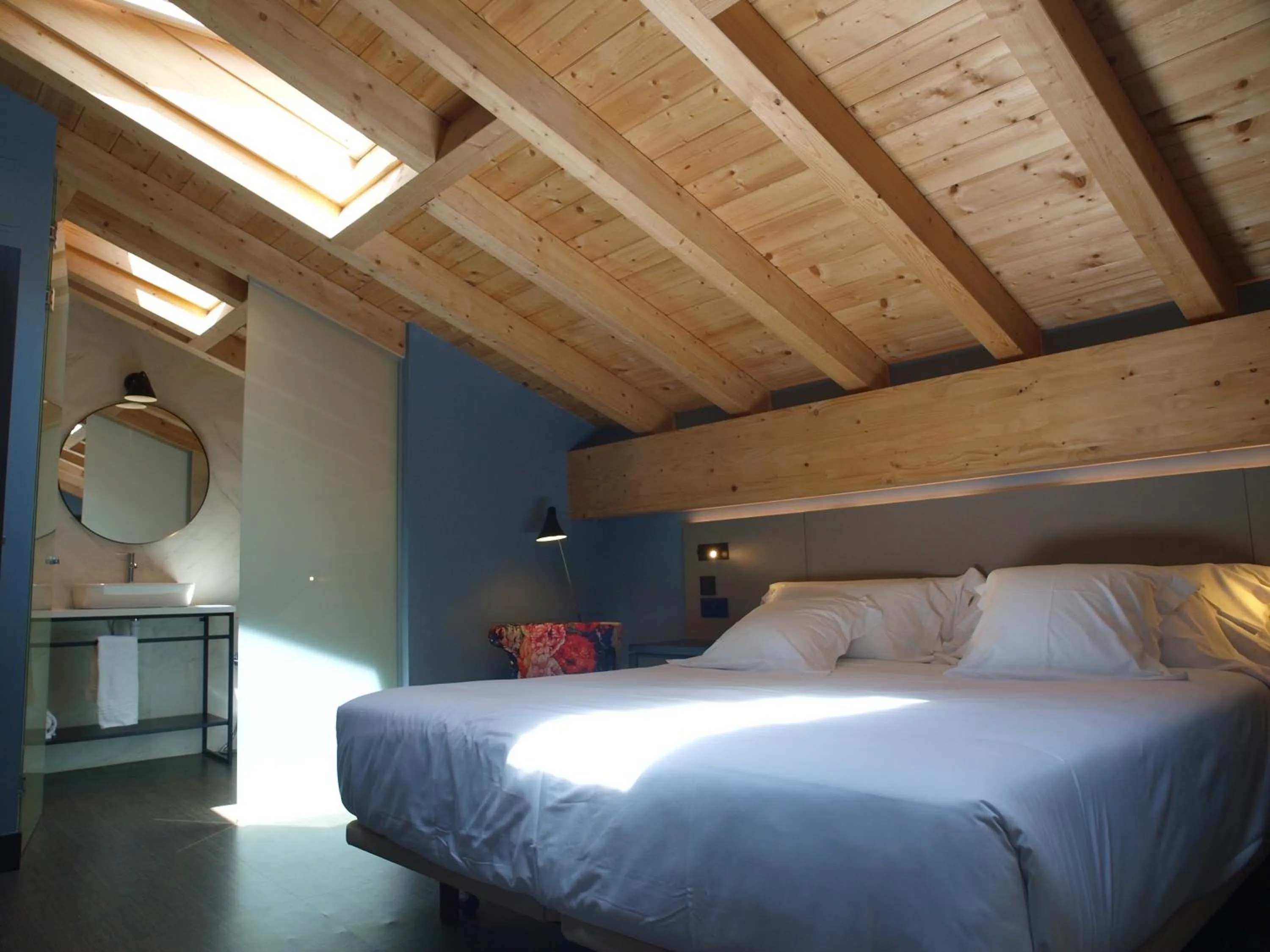 Photo of the whole room, Bed in M&UGA Hotela