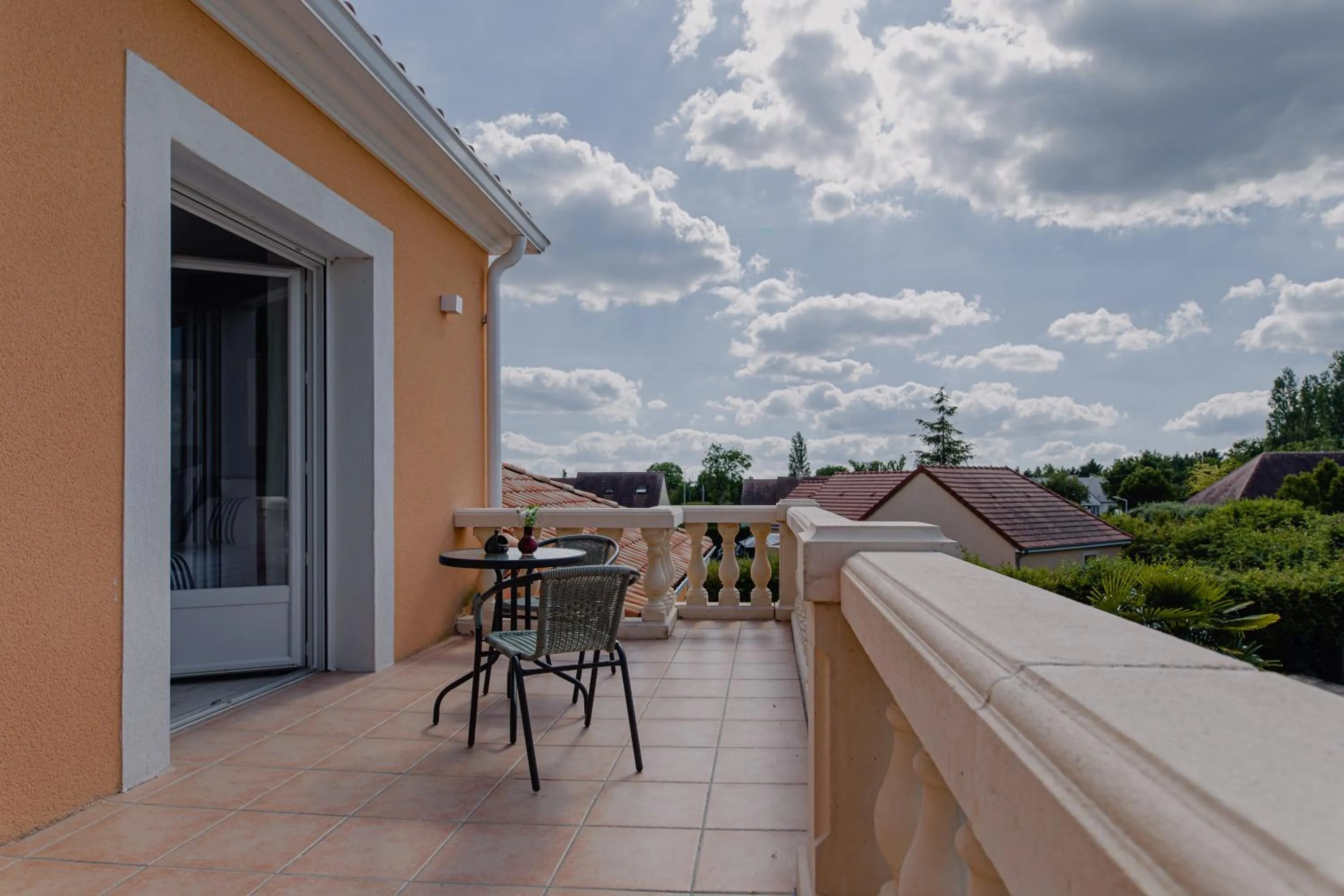 VILLA DES CHENES-Adult only