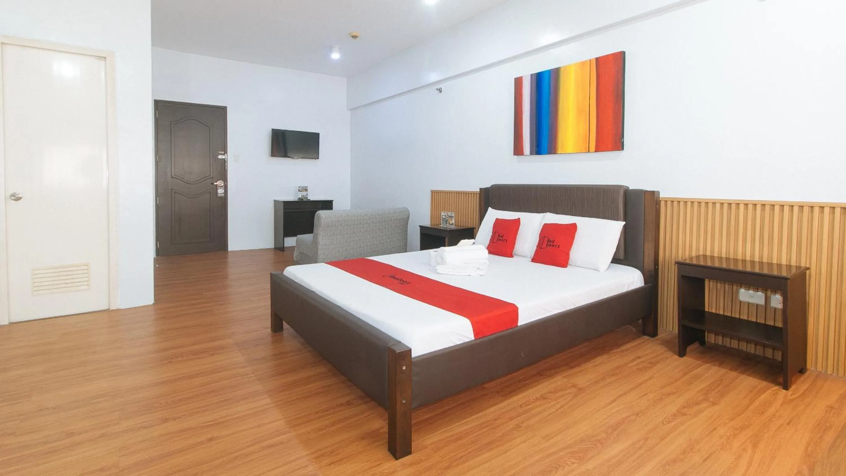 Bed in RedDoorz at BP International Powerhouse Inc near SM Manila