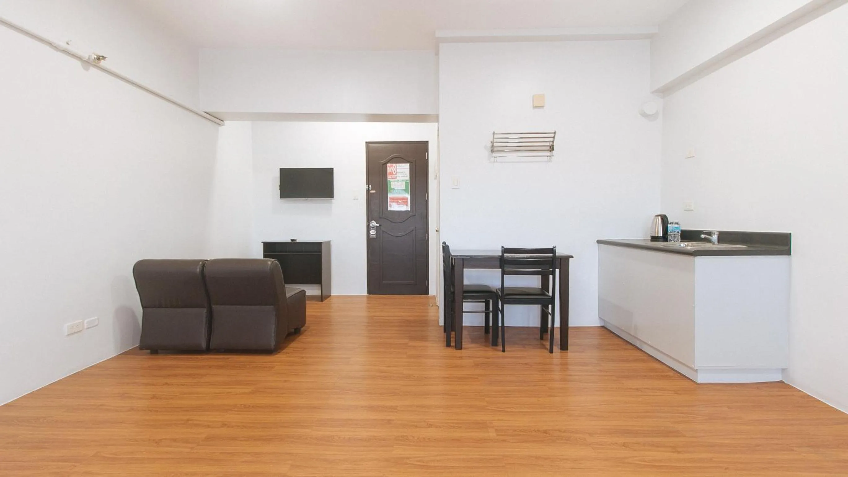 Photo of the whole room in RedDoorz at BP International Powerhouse Inc near SM Manila