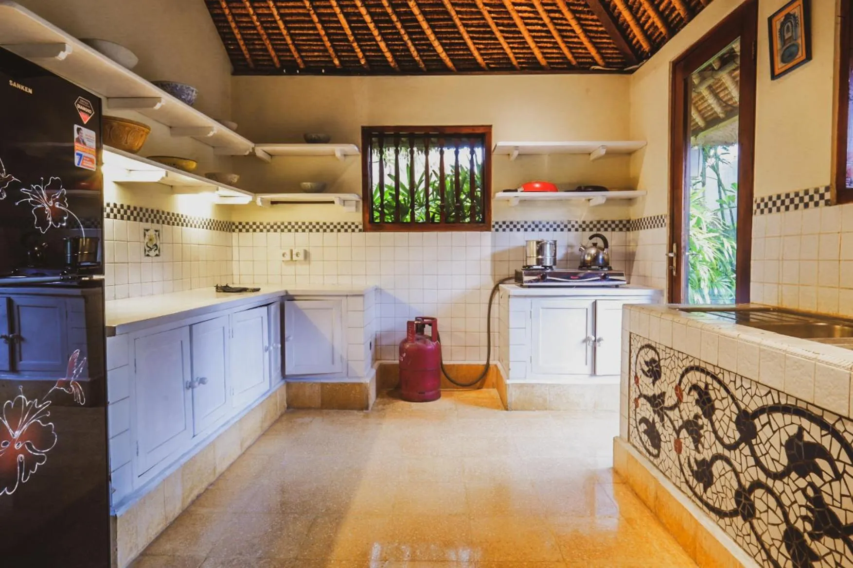 Photo of the whole room in Bebek Cottages Sanur