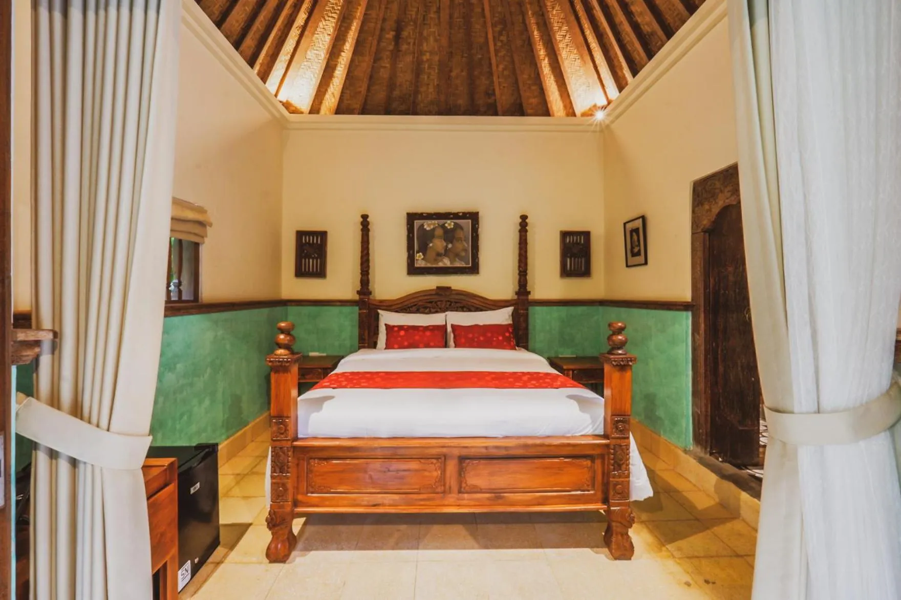 Bed in Bebek Cottages Sanur