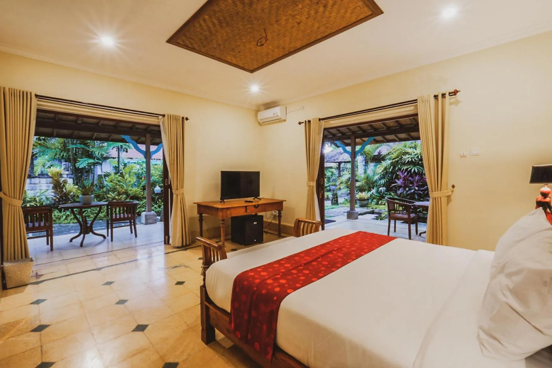 Bedroom, Bed in Bebek Cottages Sanur