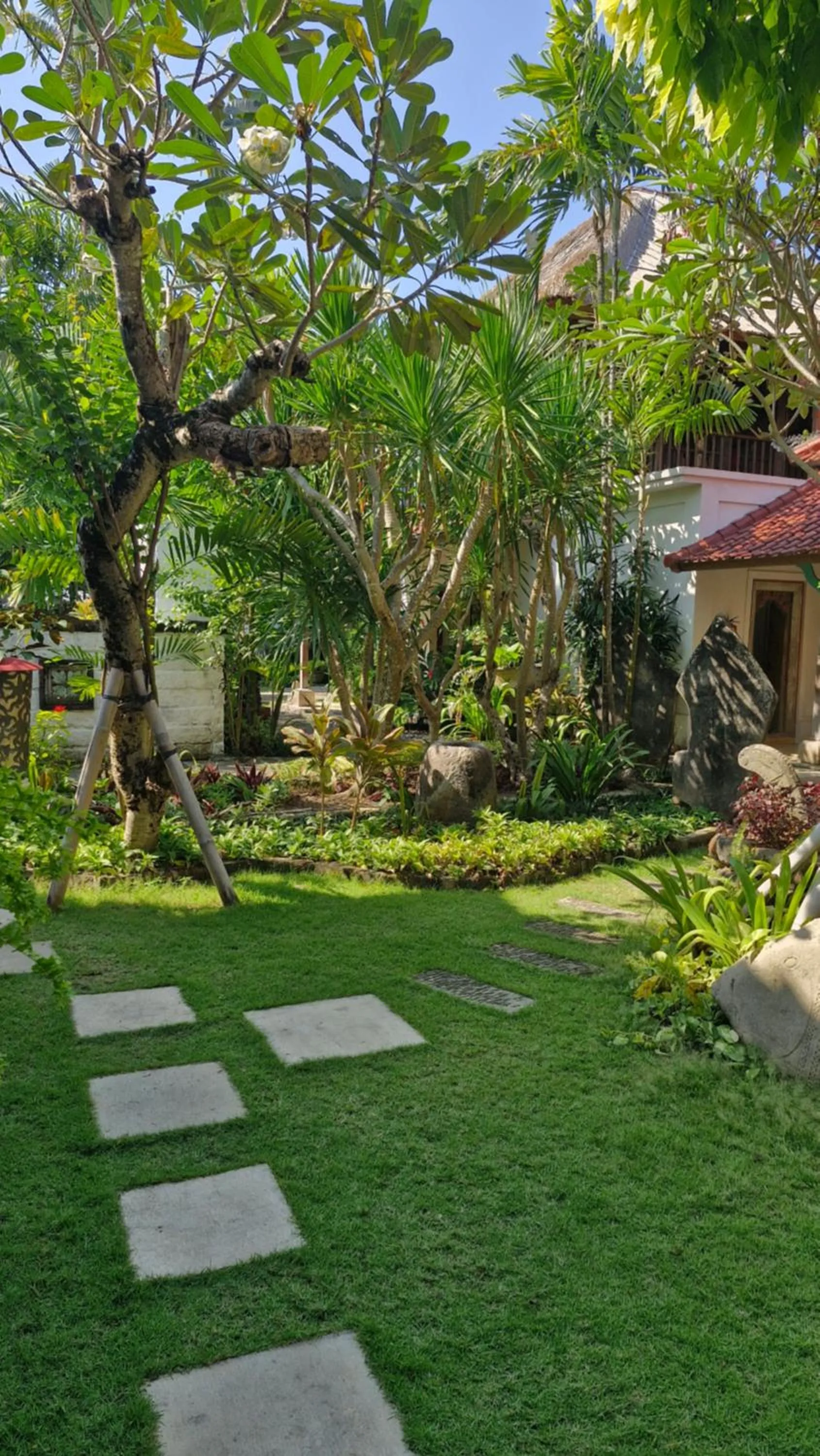 Garden in Bebek Cottages Sanur