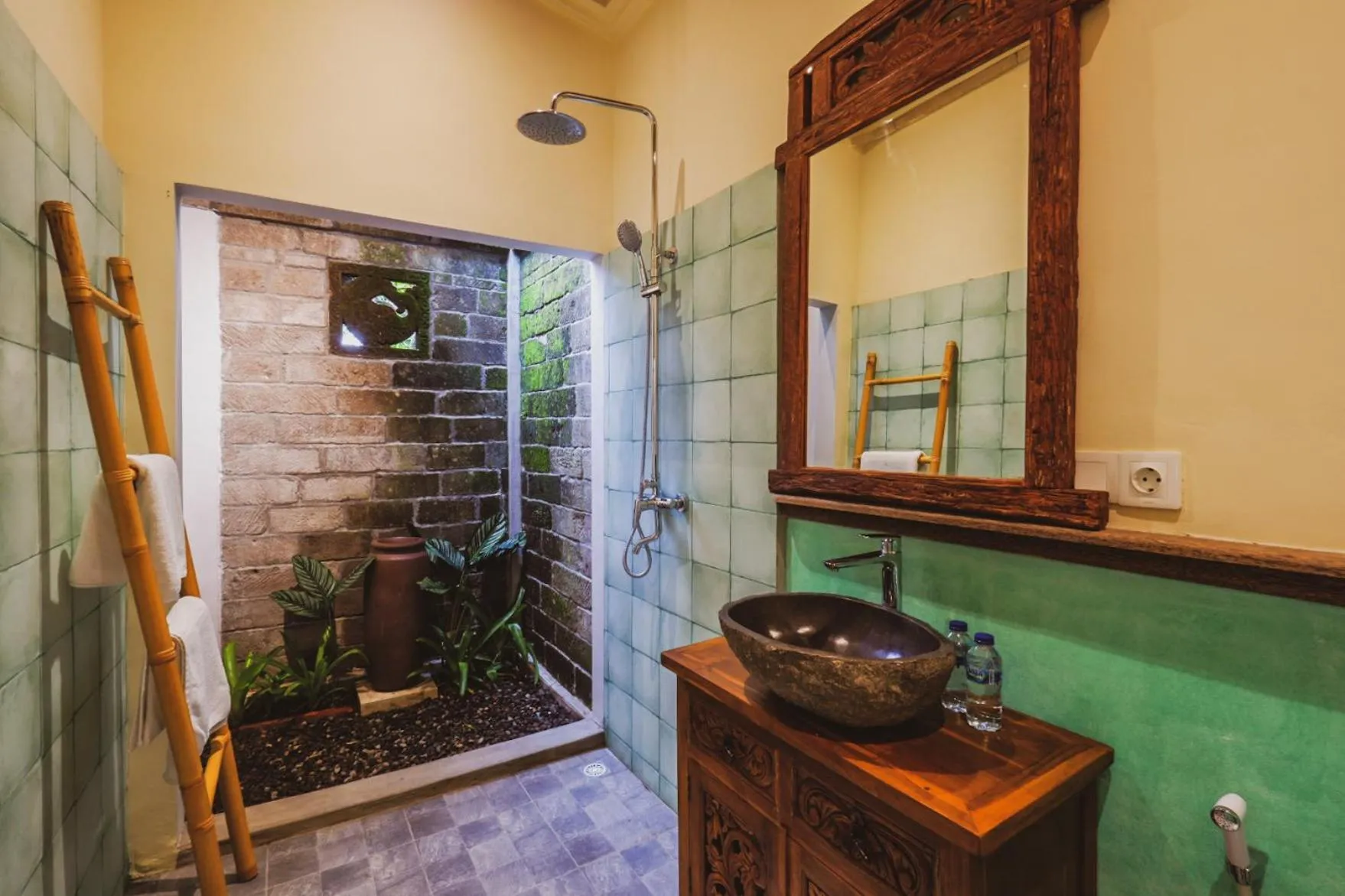 Bathroom in Bebek Cottages Sanur