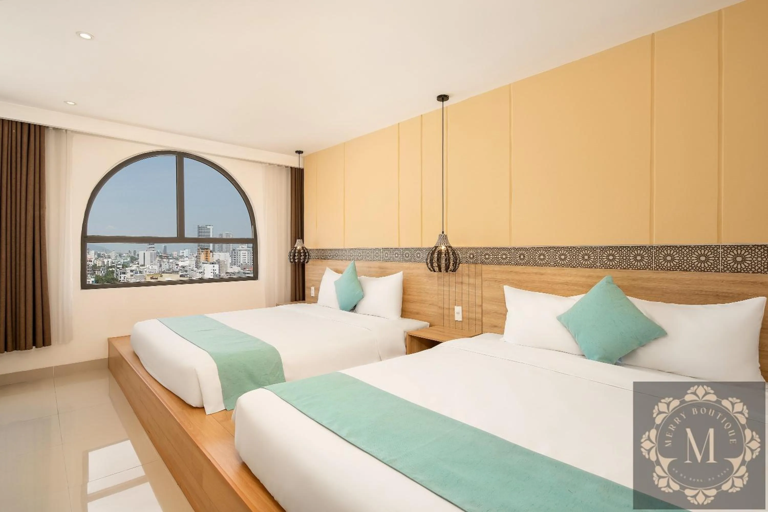 Bed in Bella Merry Hotel and Apartment - 100M To The My Khe Beach