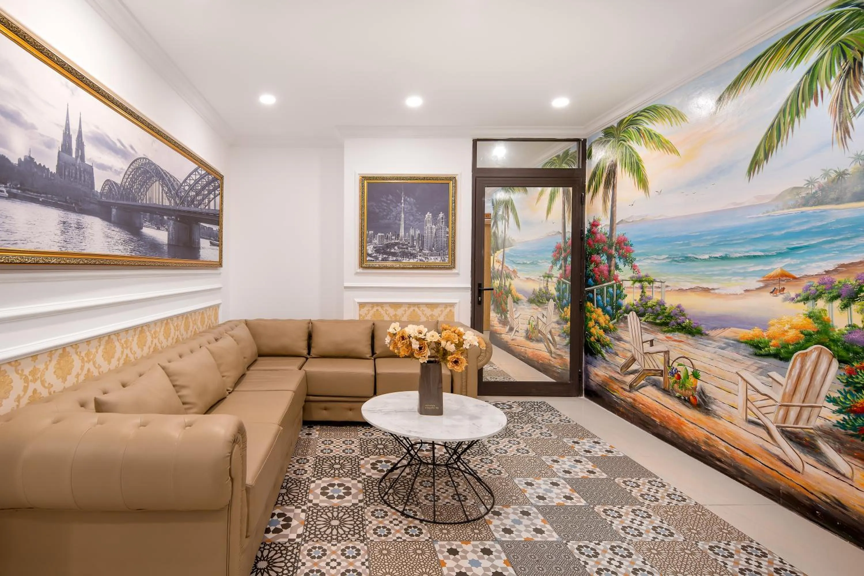 Lobby or reception in Bella Merry Hotel and Apartment - 100M To The My Khe Beach