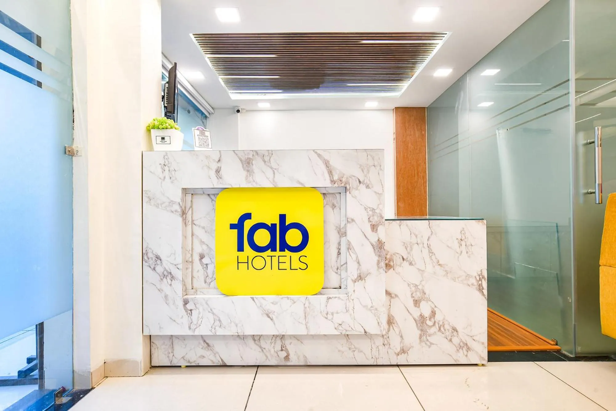 Lobby or reception in FabHotel Shree Ram Palace