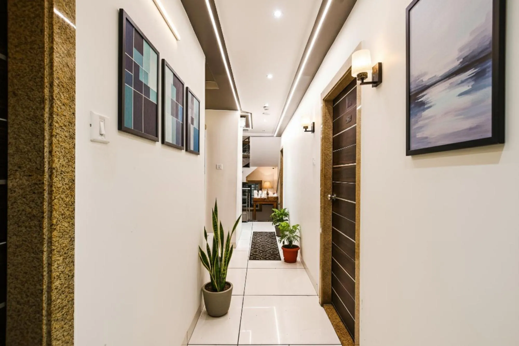 Lobby or reception in FabHotel Shree Ram Palace