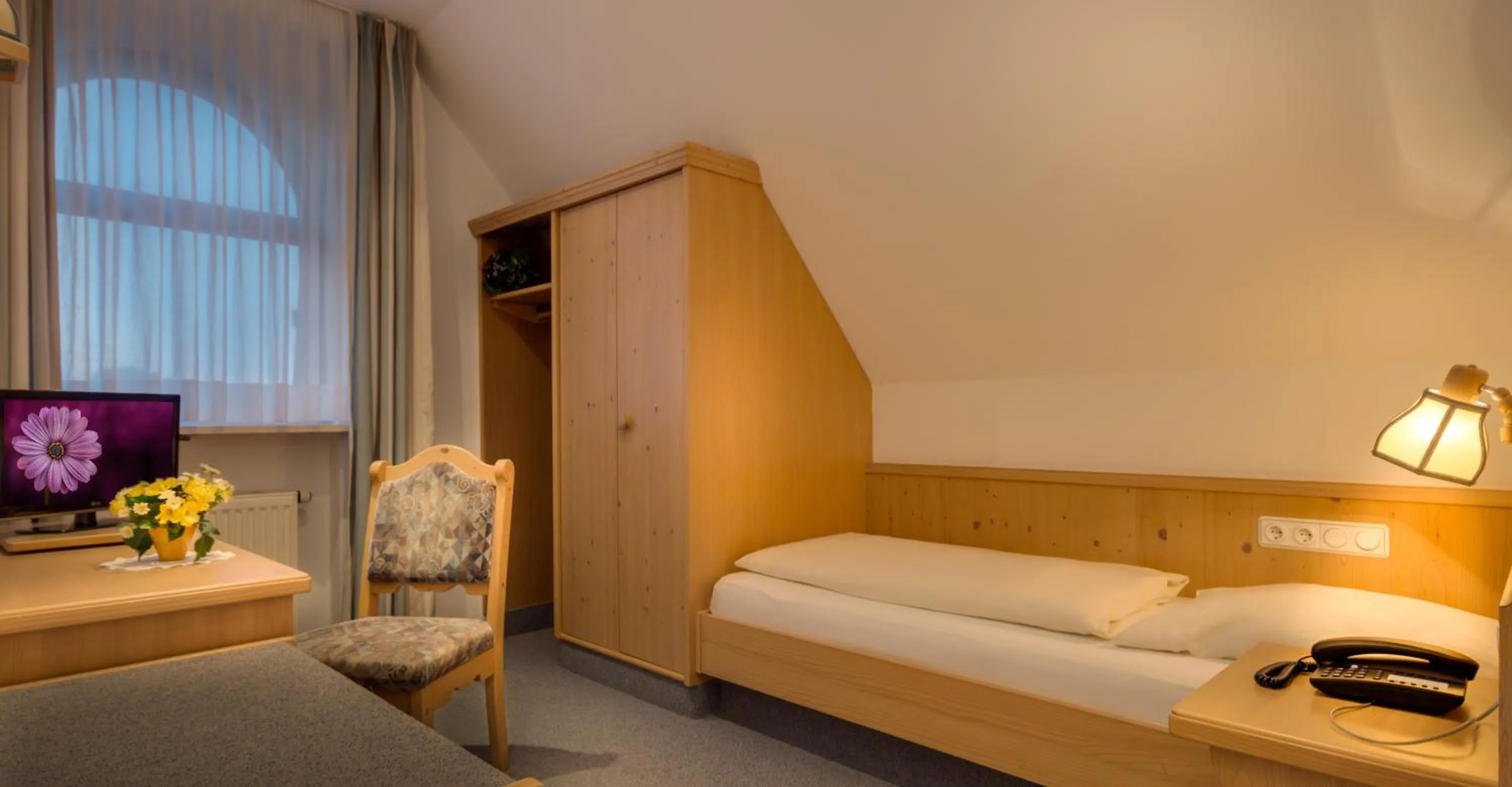 Bed in Hotel Gasthof zur Post