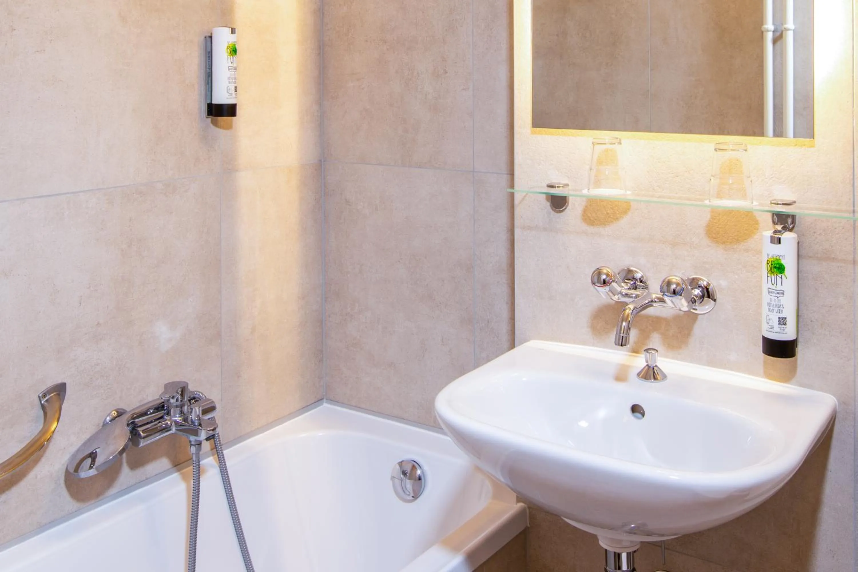 Bathroom in Drake Longchamp