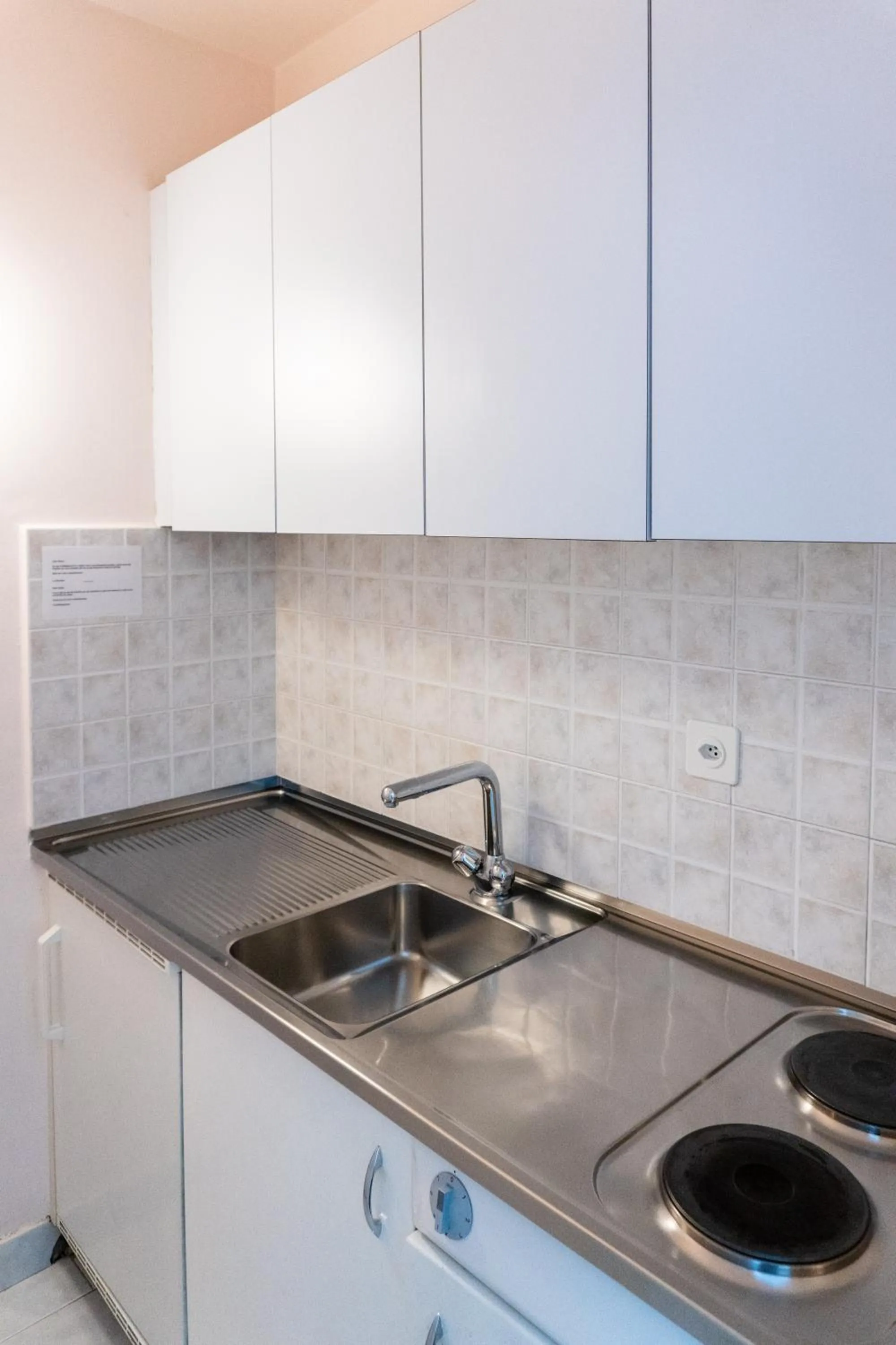 Kitchen or kitchenette in Drake Longchamp