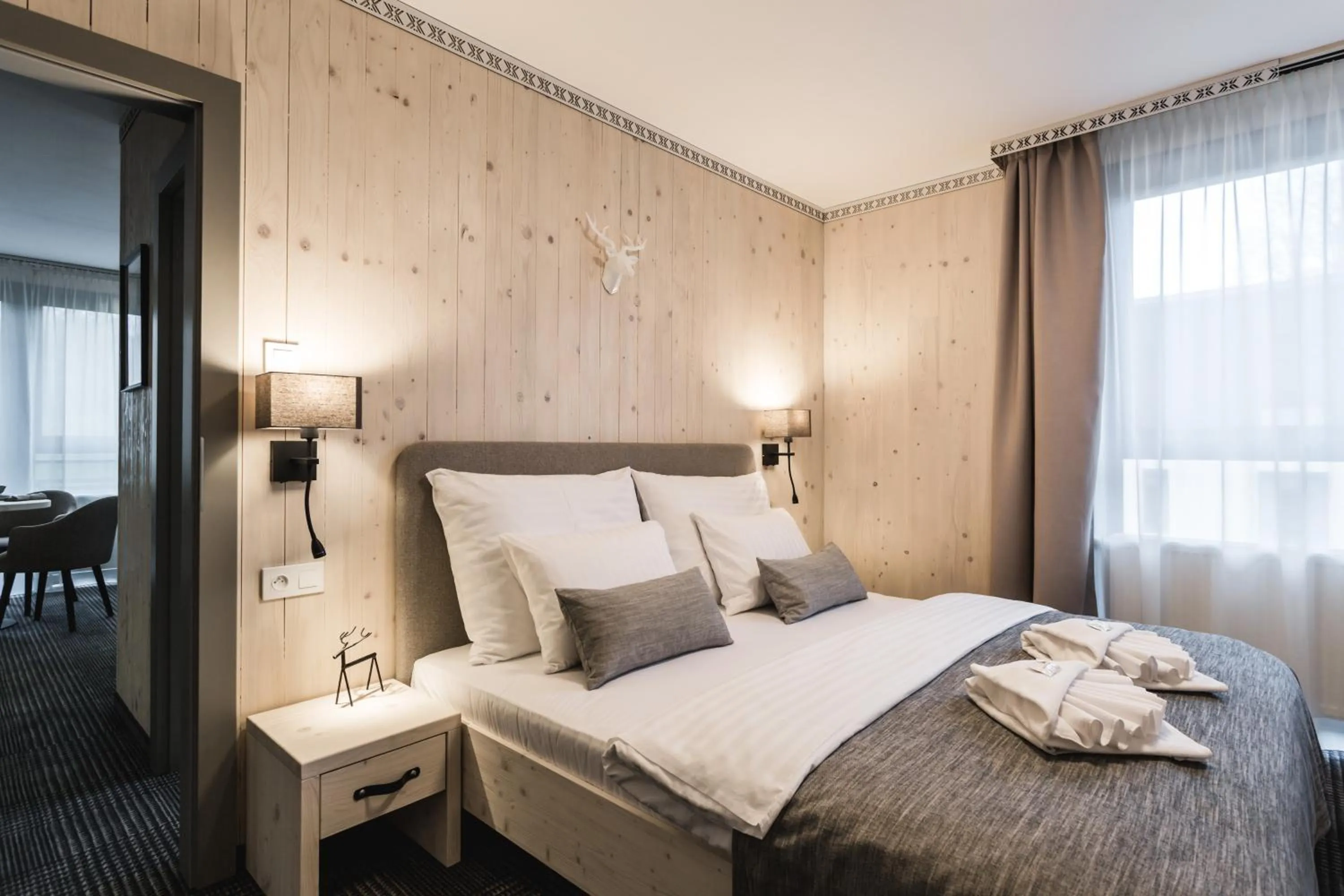 Bedroom, Bed in ARIETES MARMONT Resort