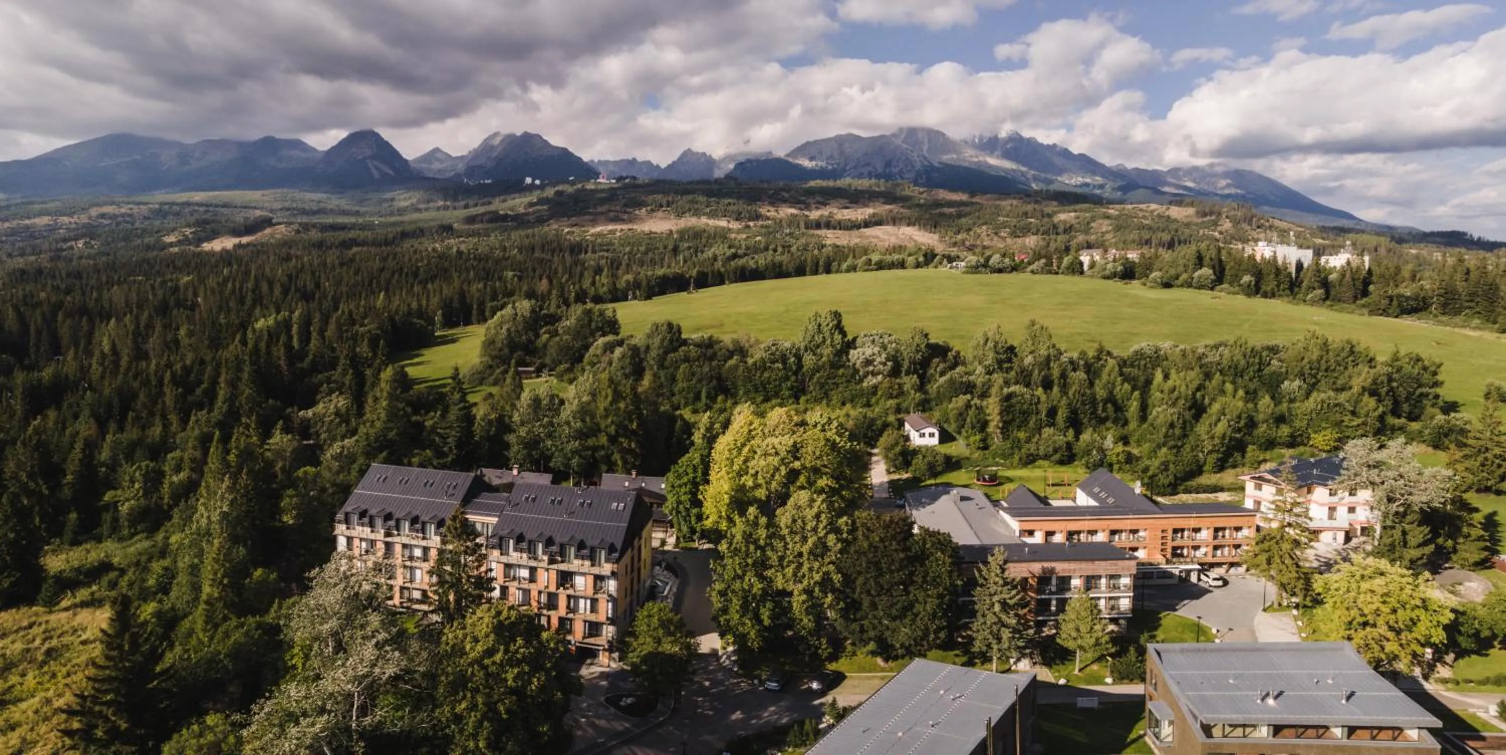 Property building in ARIETES MARMONT Resort