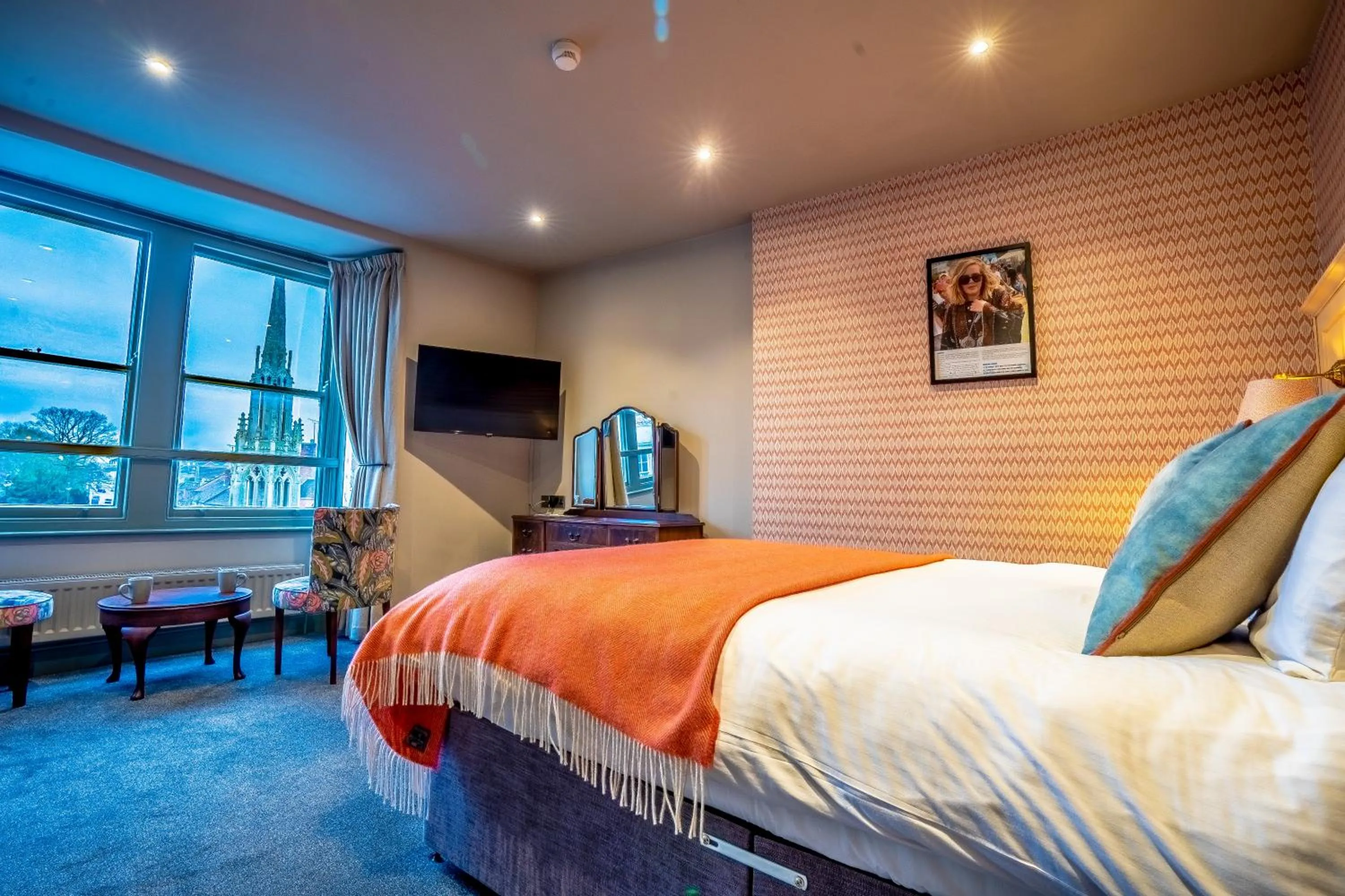 Bedroom, Bed in The Crown Hotel