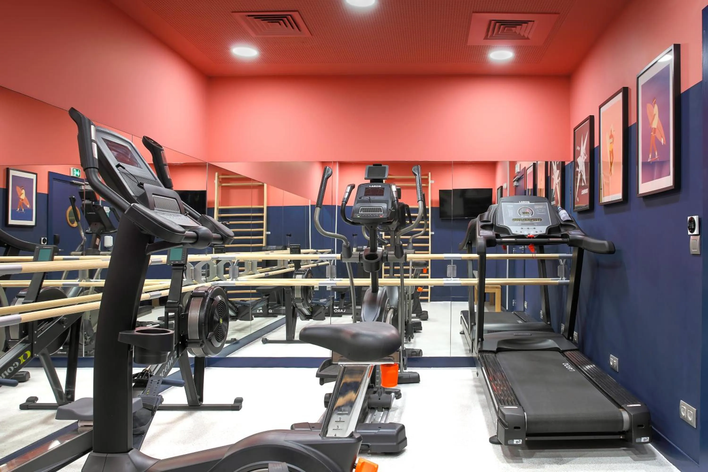 Fitness centre/facilities in Aparthotel Adagio Paris Suresnes Longchamp