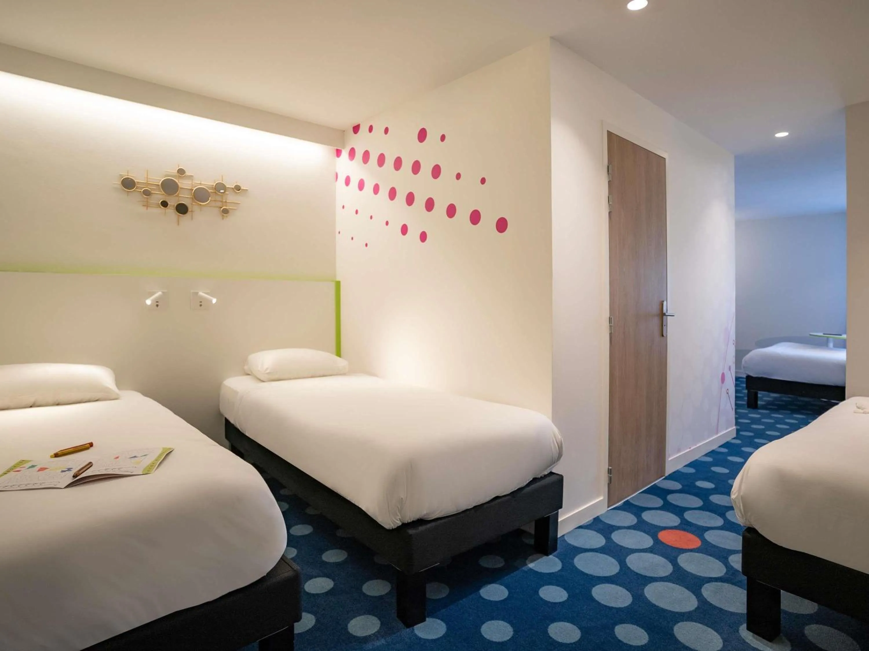 Bedroom, Bed in ibis Styles Fougeres
