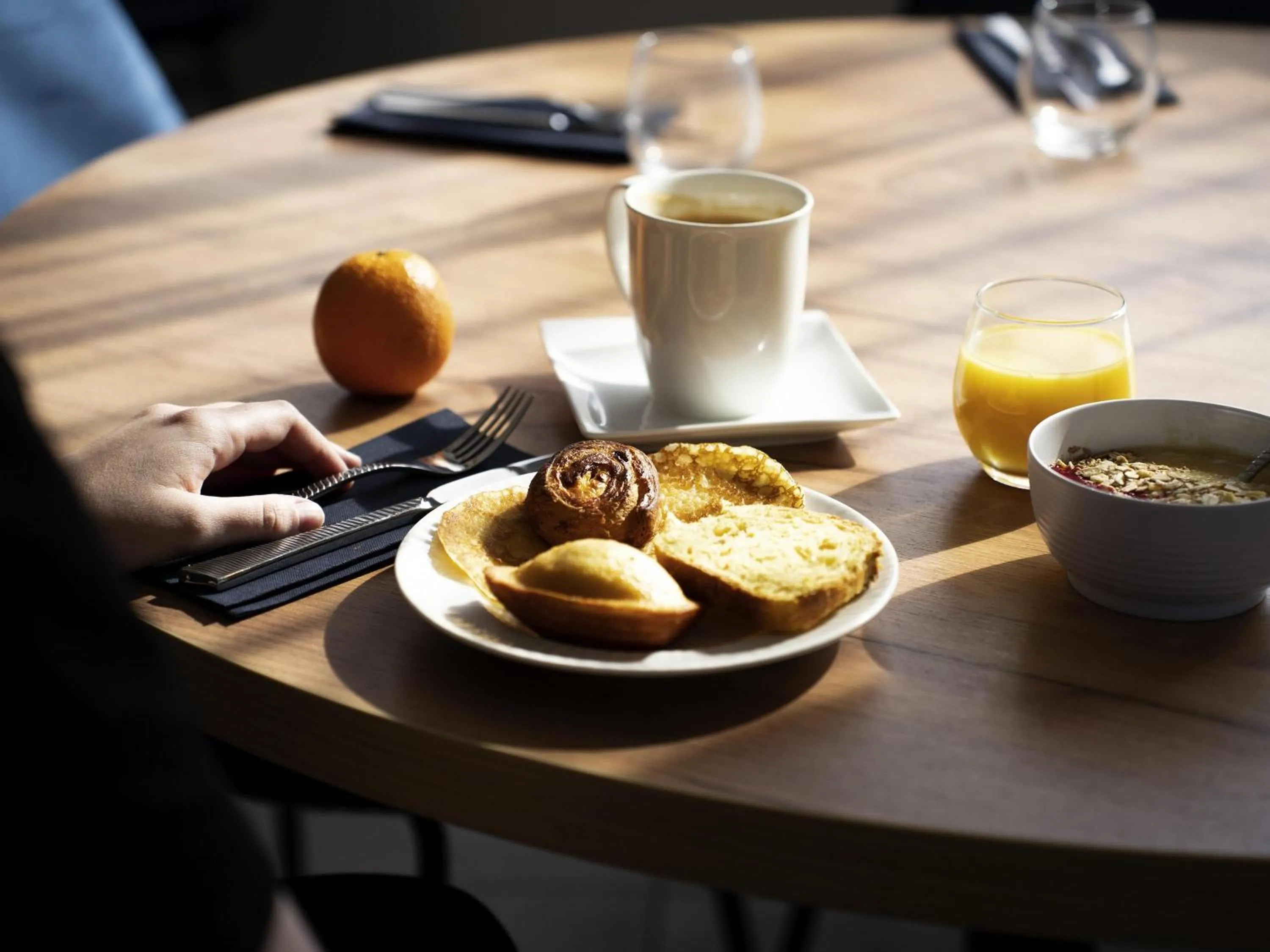 Breakfast in ibis Styles Fougeres