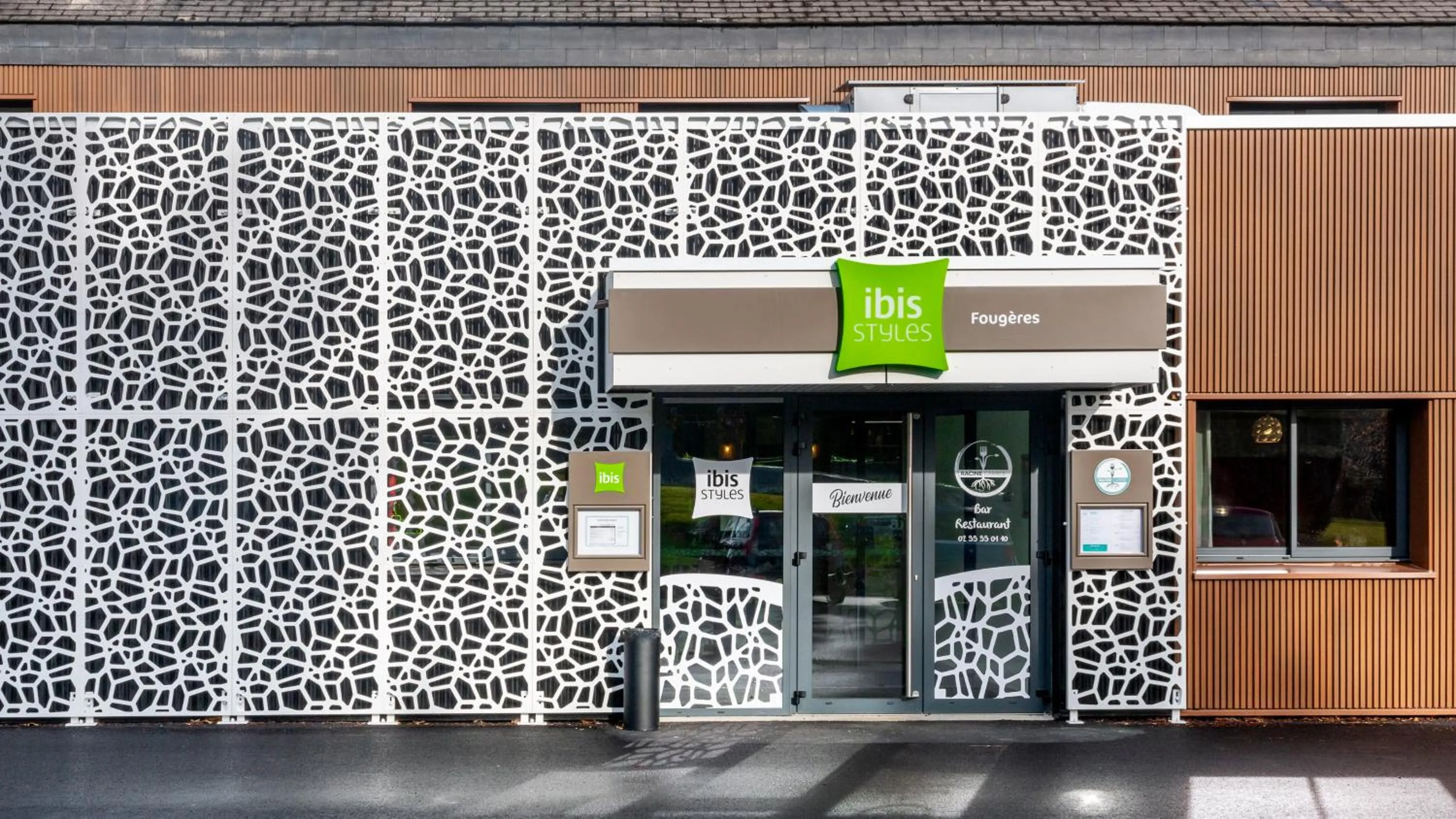 Property logo or sign in ibis Styles Fougeres