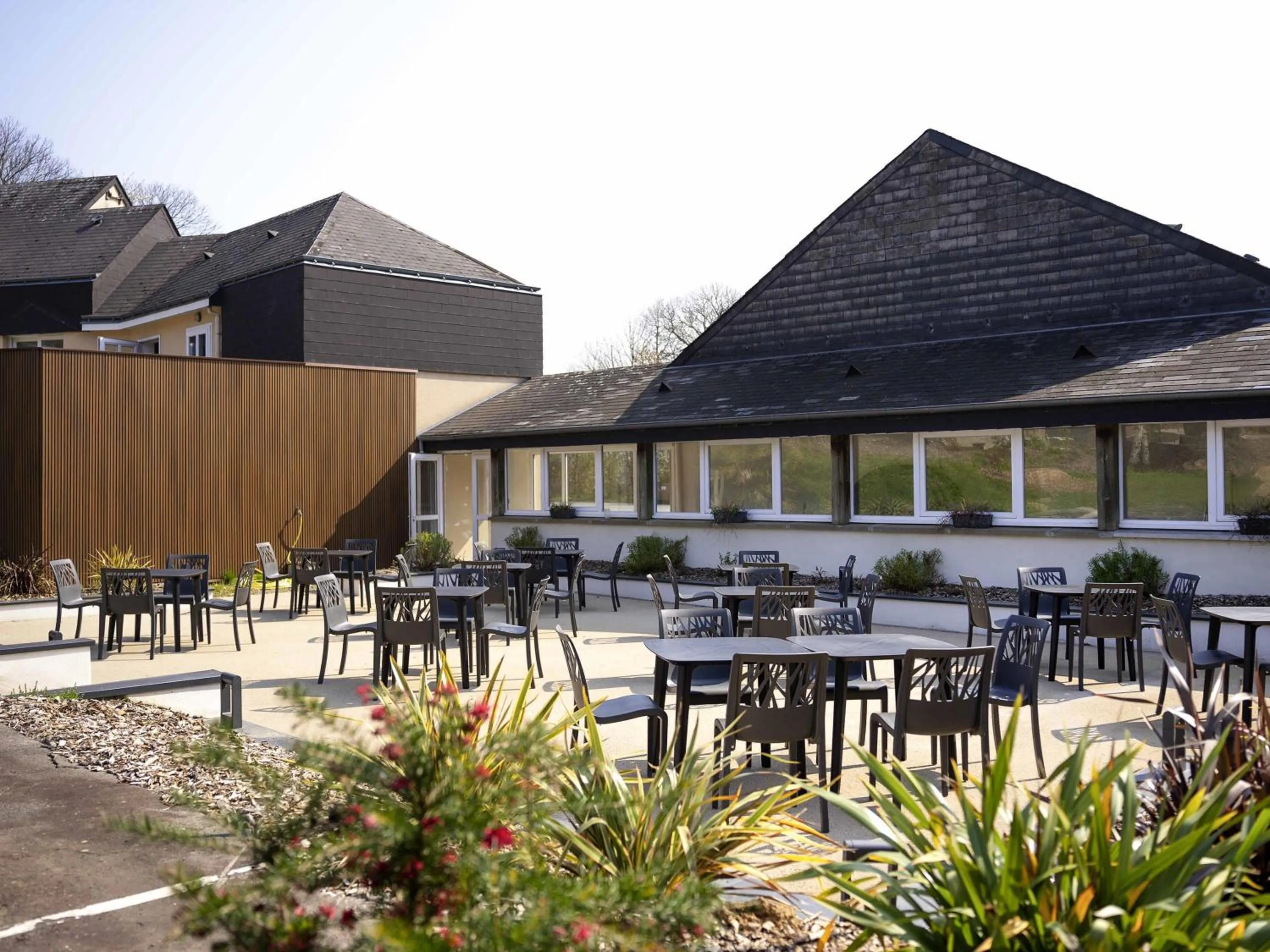 Property building in ibis Styles Fougeres