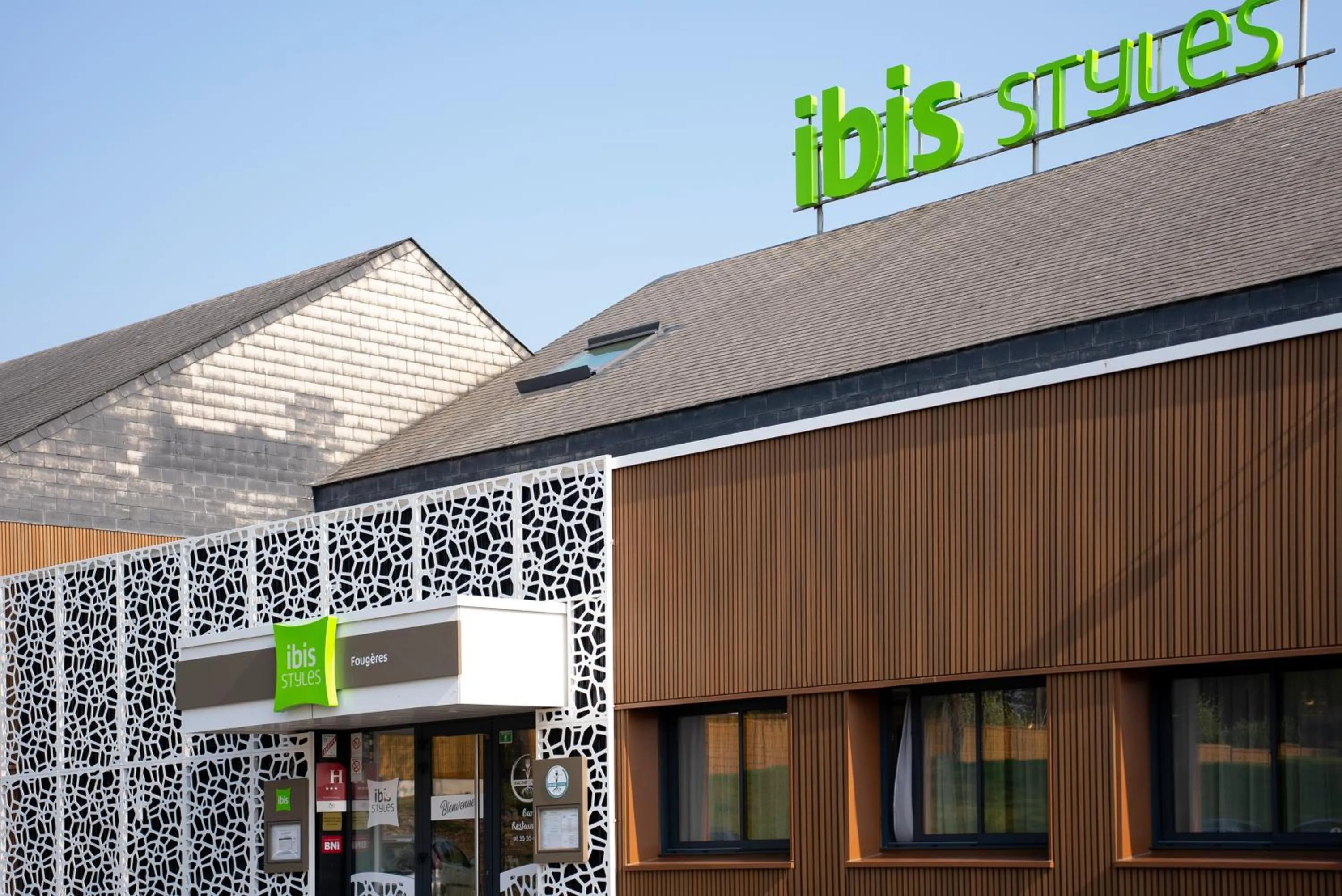 Property building in ibis Styles Fougeres