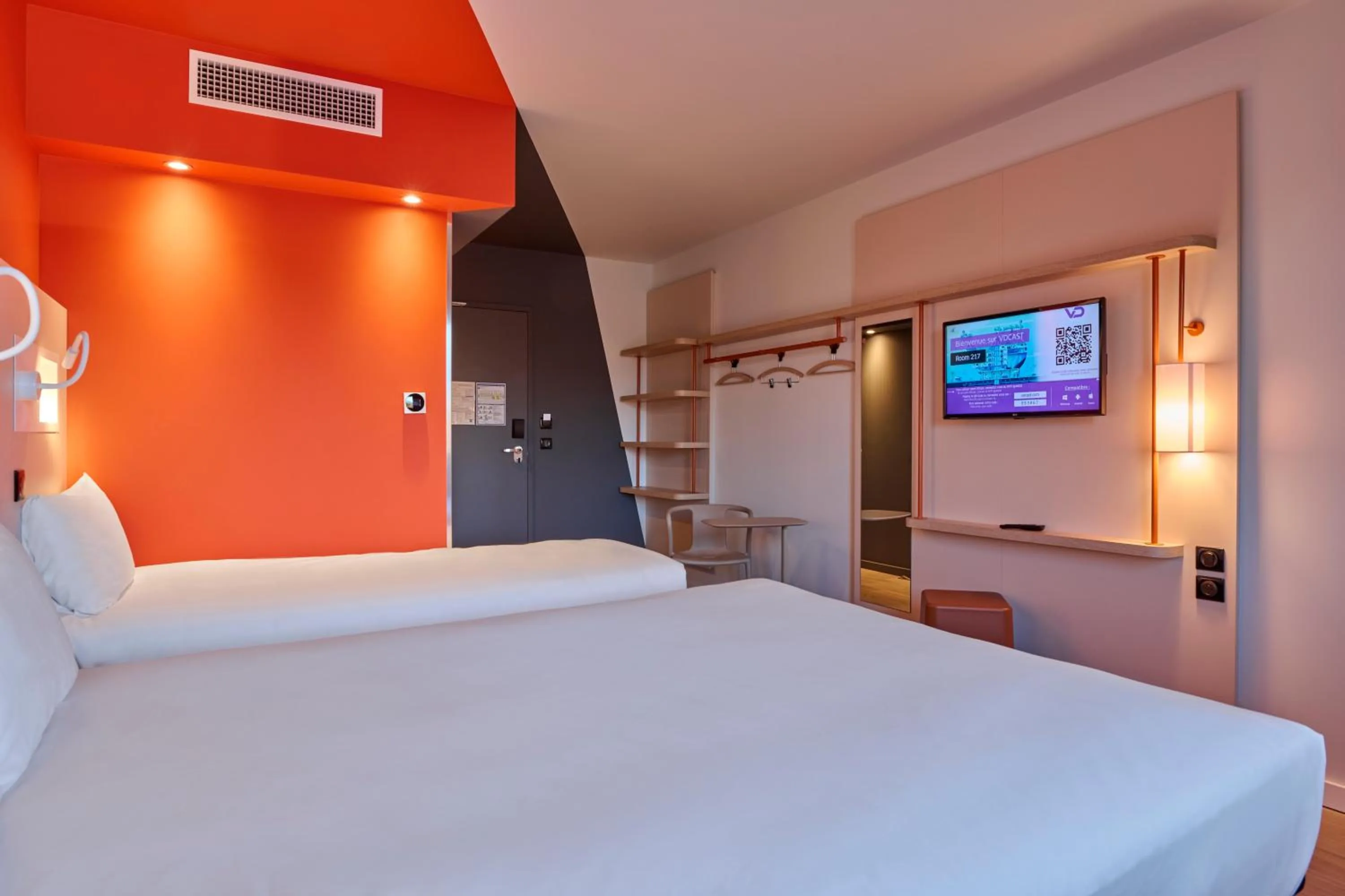Bed in Ibis Budget Nangy Annemasse