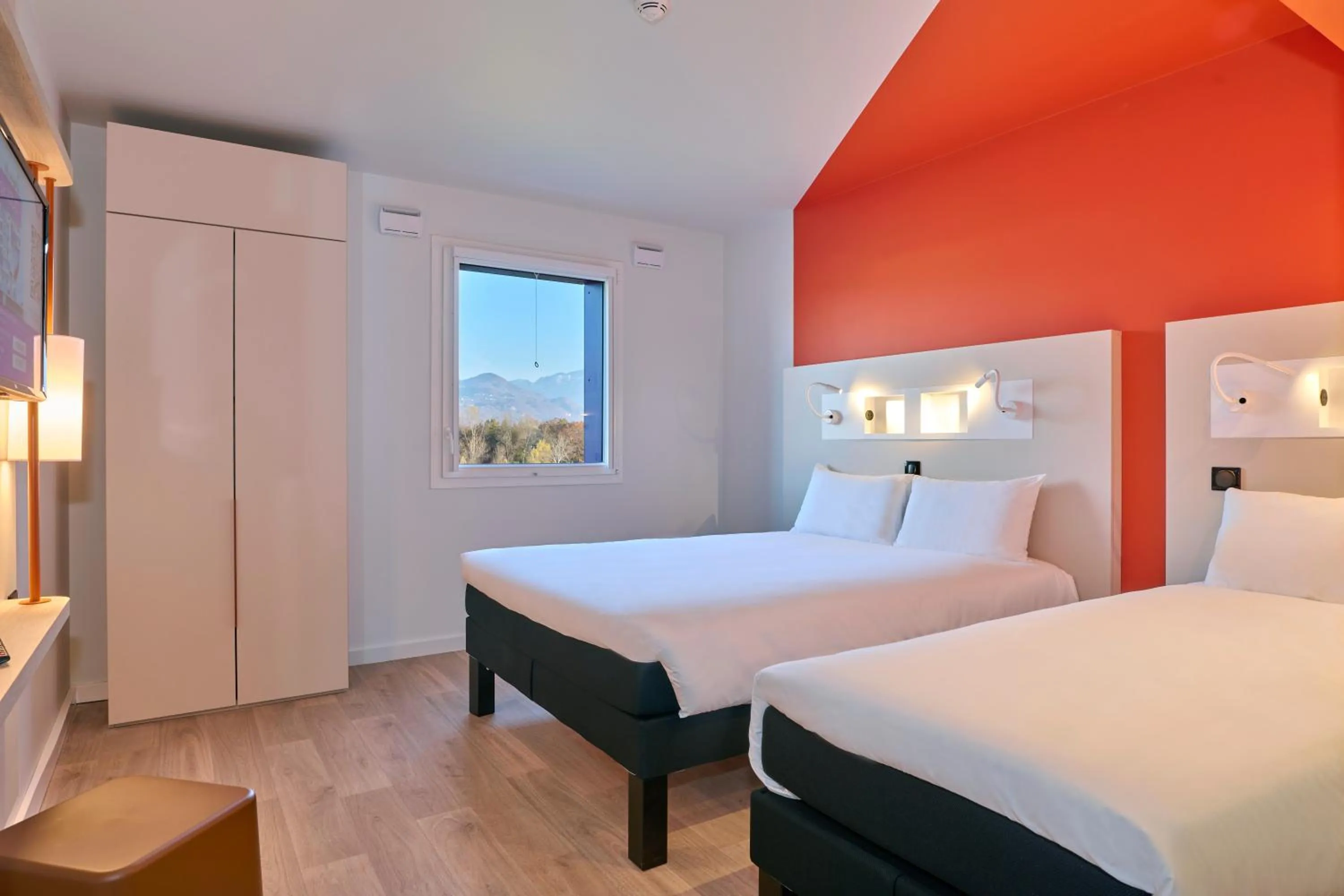 Bed in Ibis Budget Nangy Annemasse