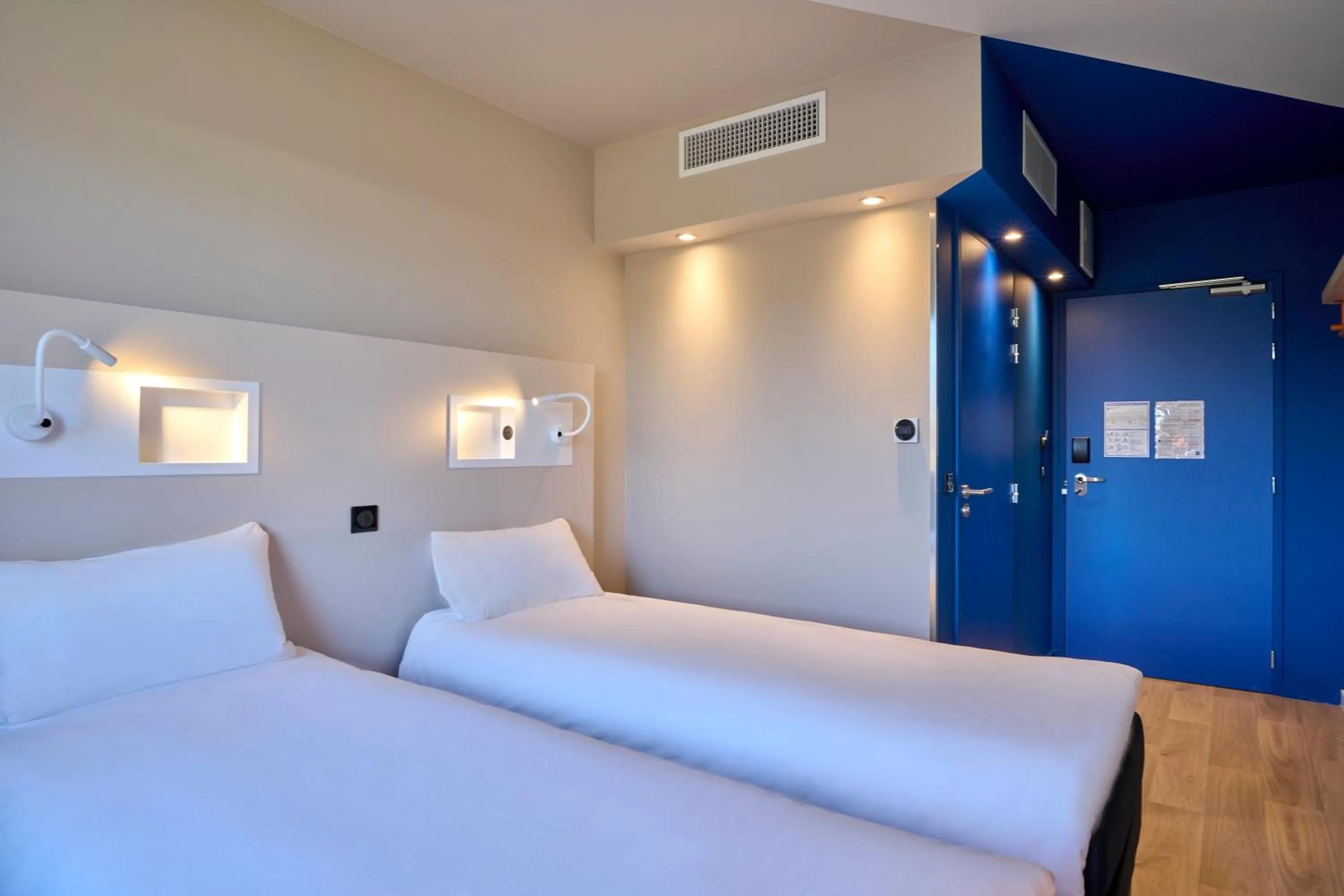 Bed in Ibis Budget Nangy Annemasse