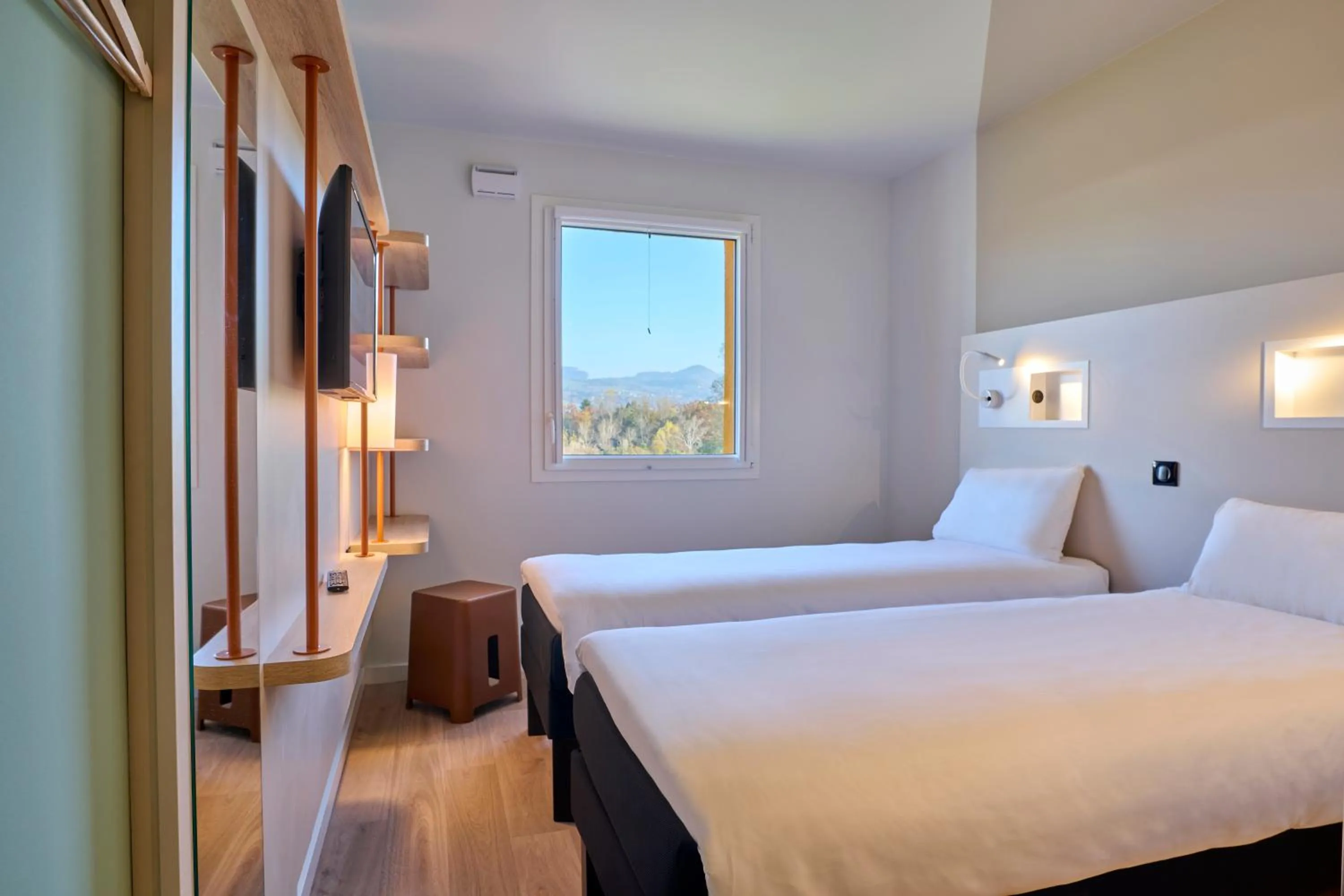 Bed in Ibis Budget Nangy Annemasse