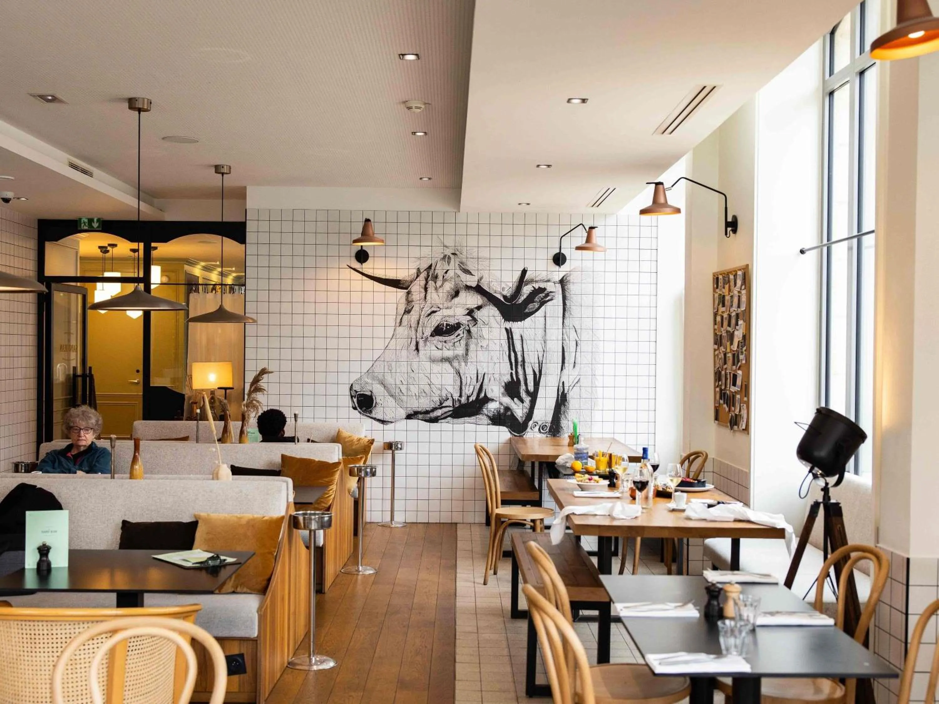 Restaurant/places to eat in Mercure Bordeaux Centre Gare Atlantic