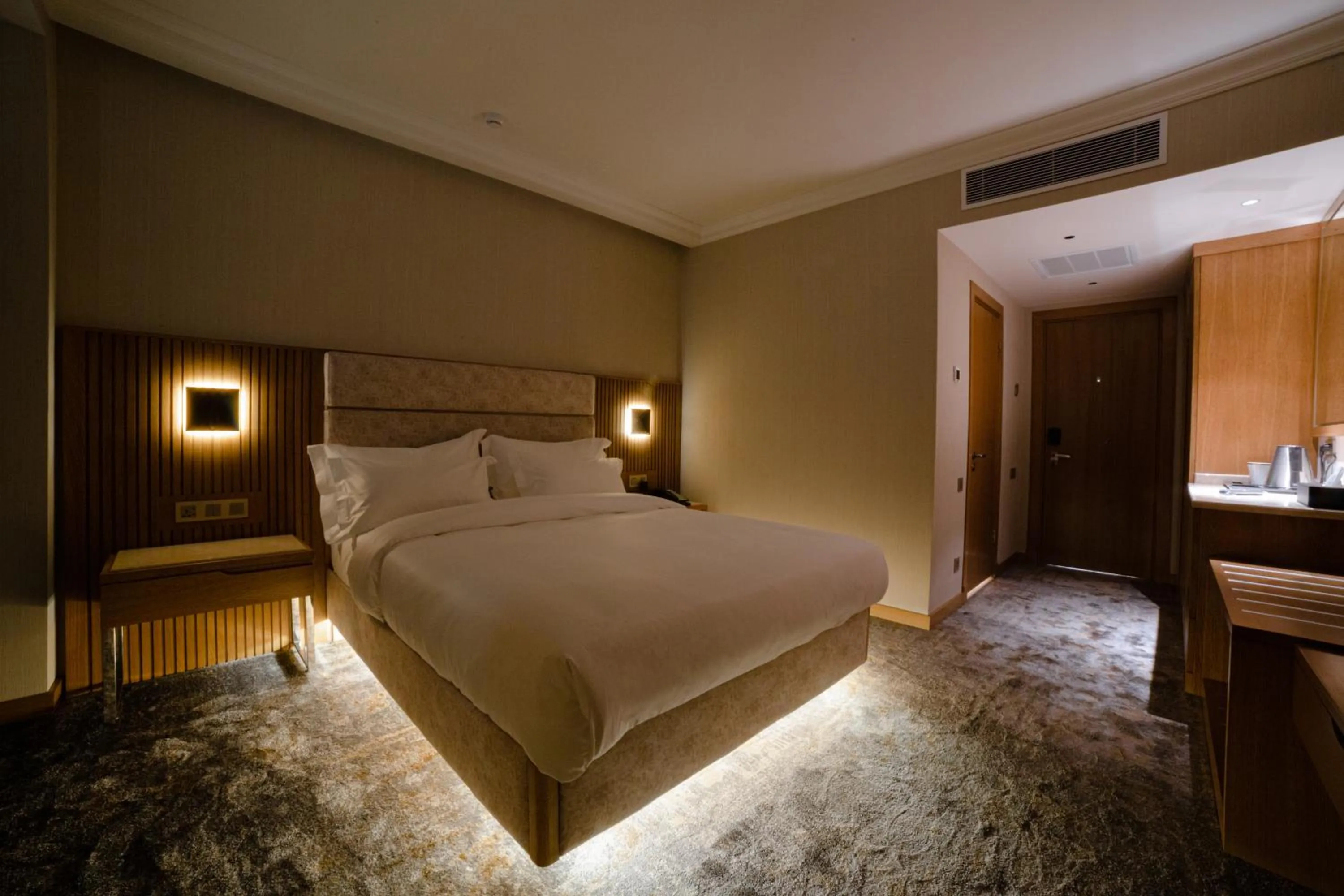 Bed in Frankfort Hotel and Spa