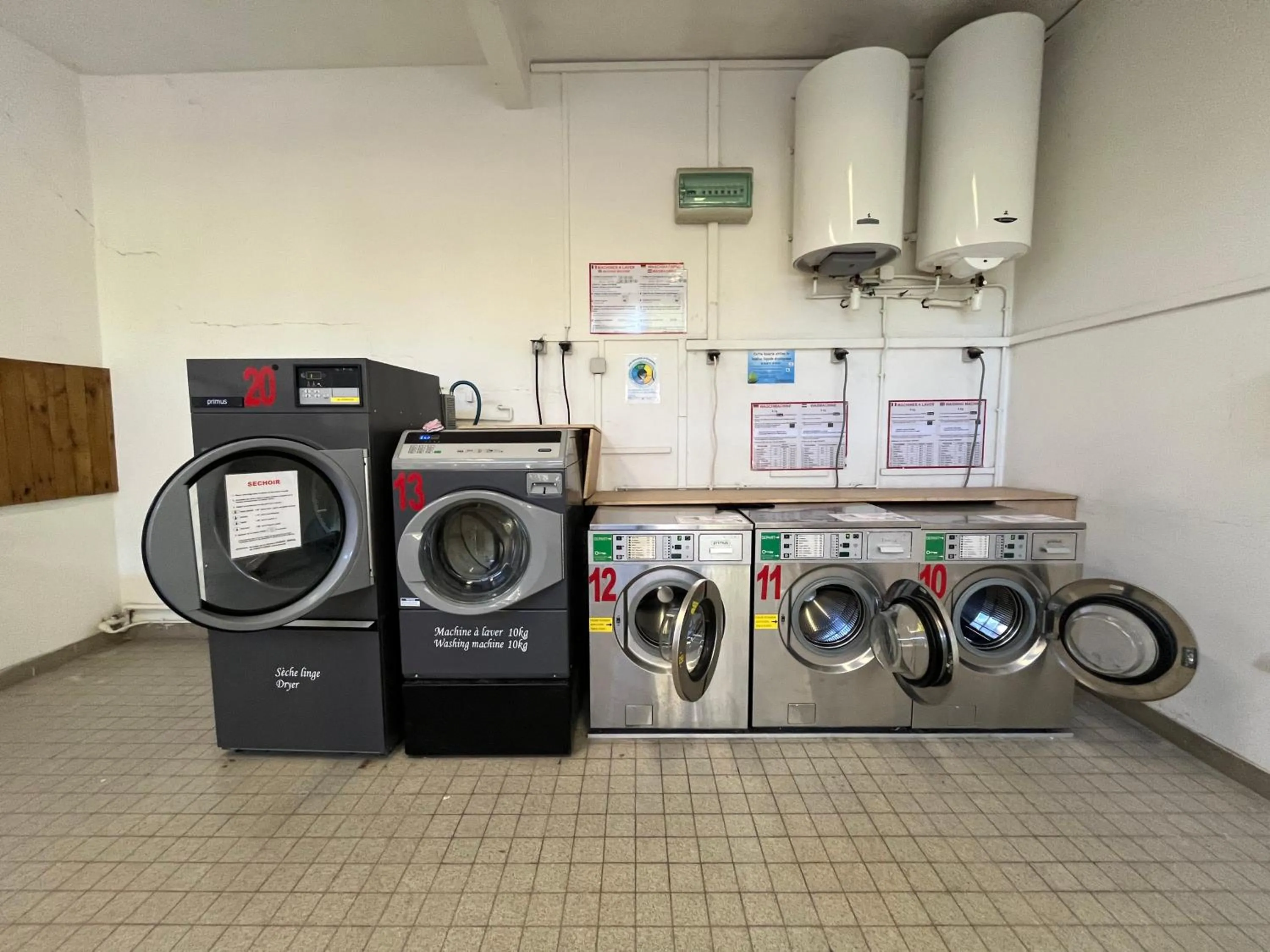 Area and facilities in Camping du Pont d'Avignon