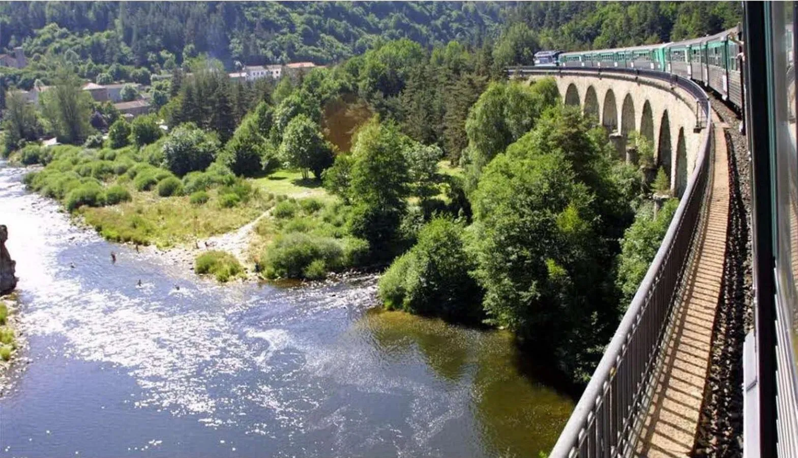 Natural landscape in Camping de la Bageasse