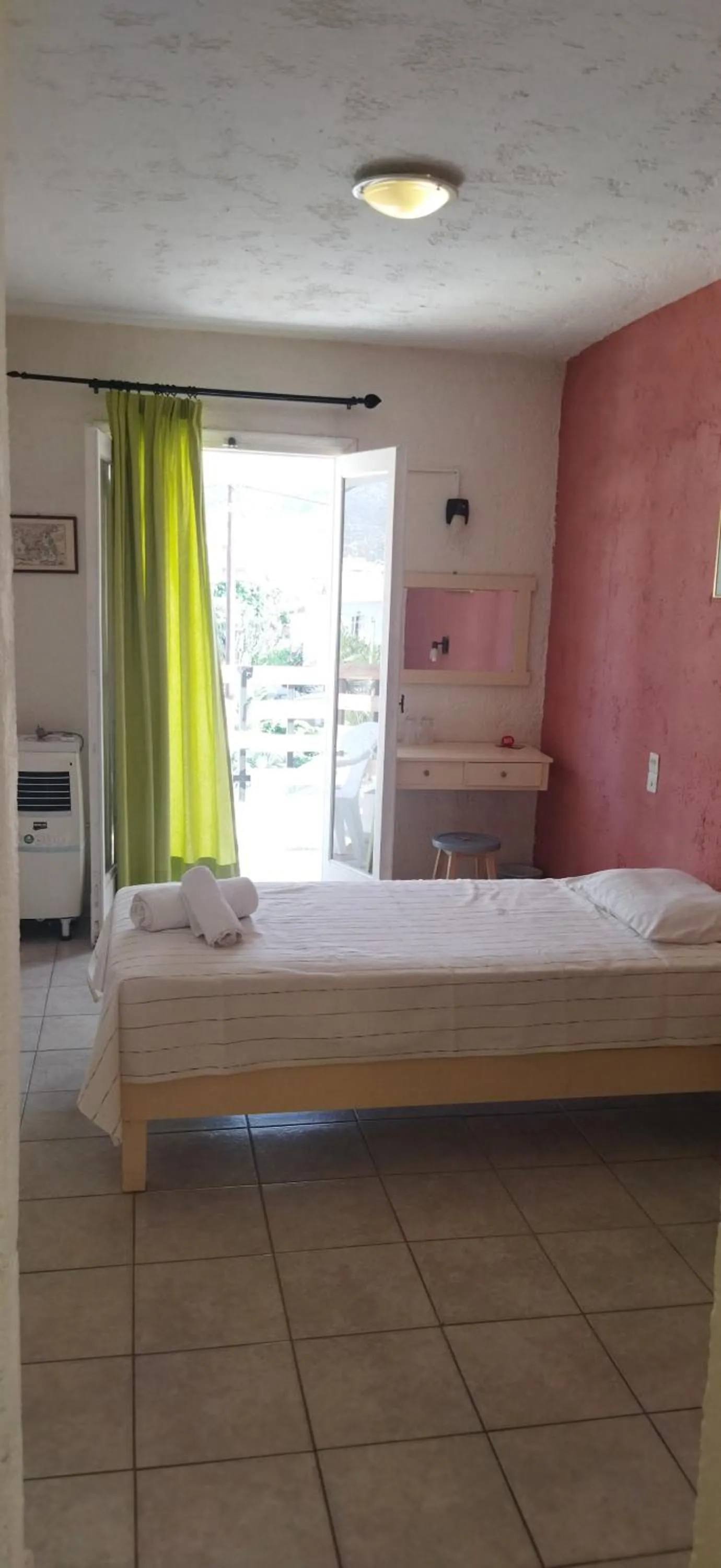 Cleo Rooms 250m from the beach