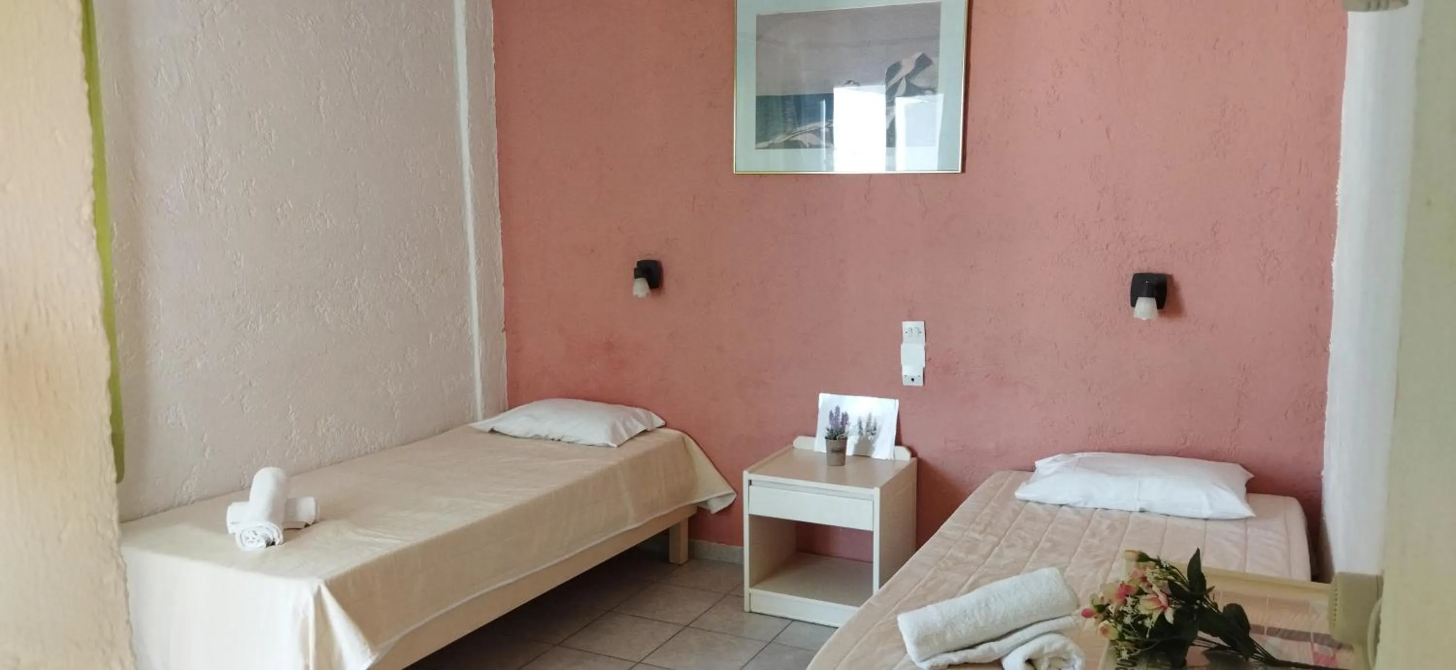 Cleo Rooms 250m from the beach