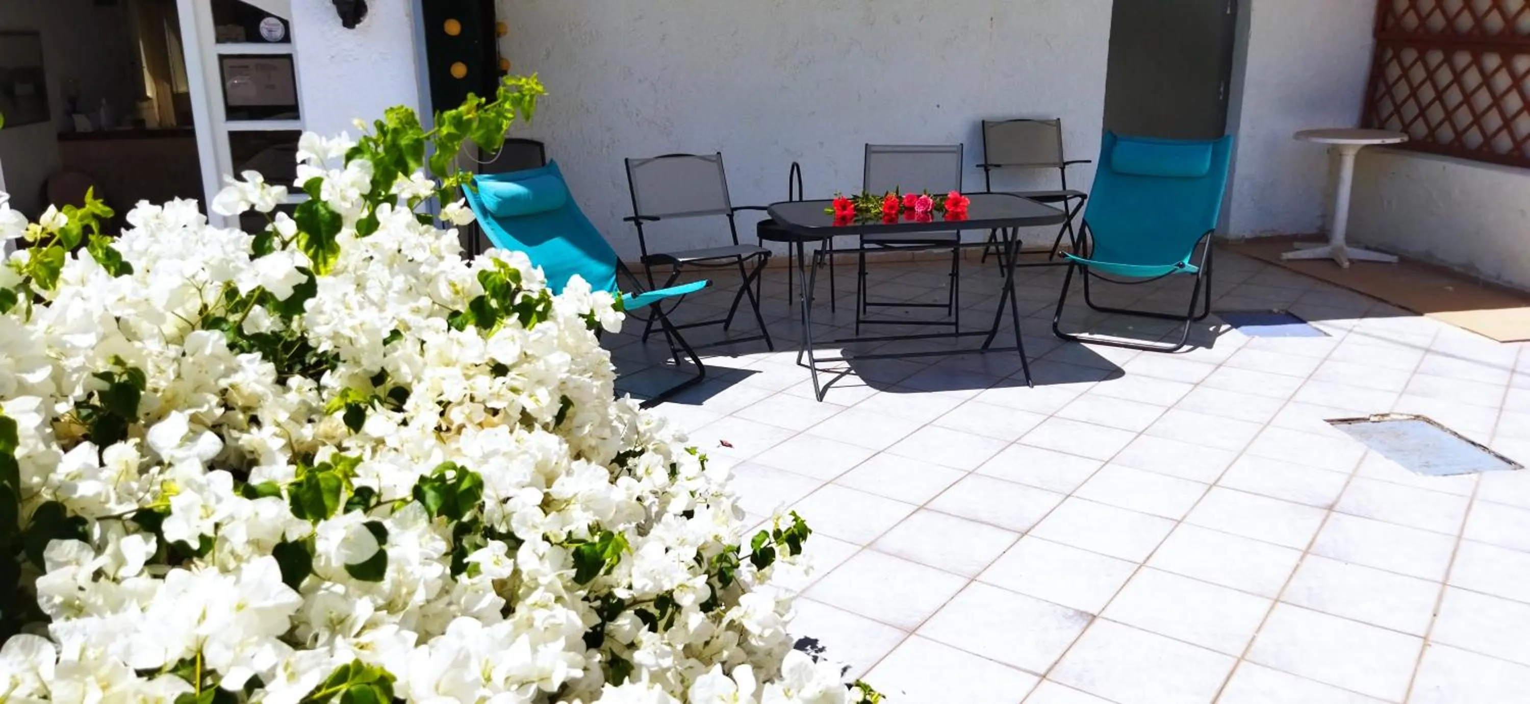 Balcony/Terrace in Cleo Rooms 250m from the beach