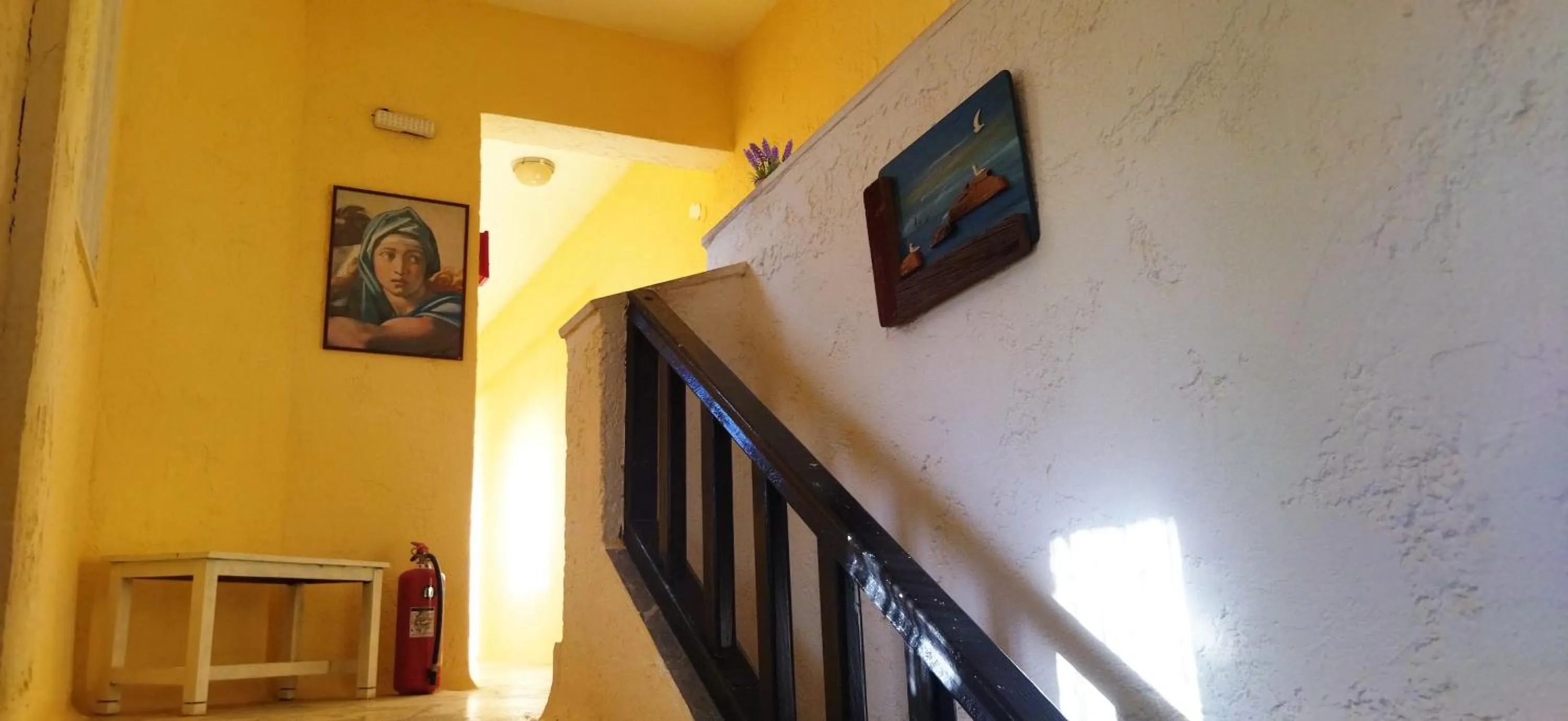 Cleo Rooms 250m from the beach