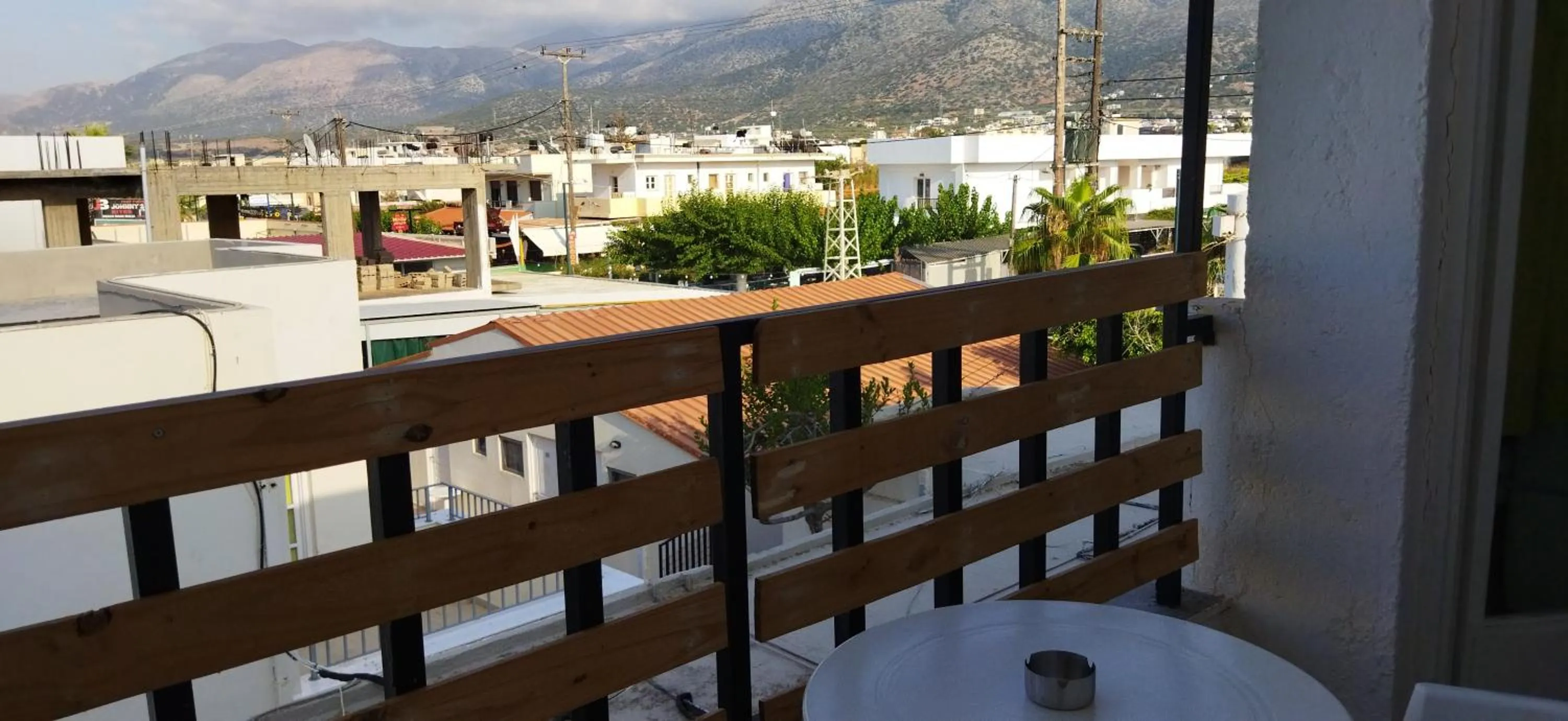 Cleo Rooms 250m from the beach