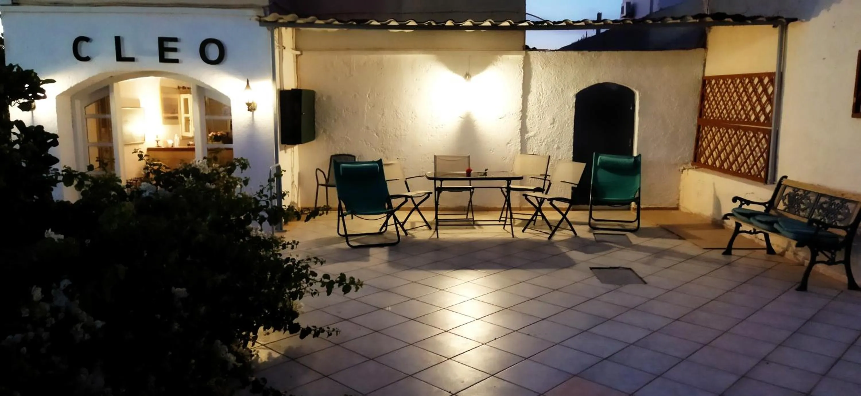 Balcony/Terrace in Cleo Rooms 250m from the beach