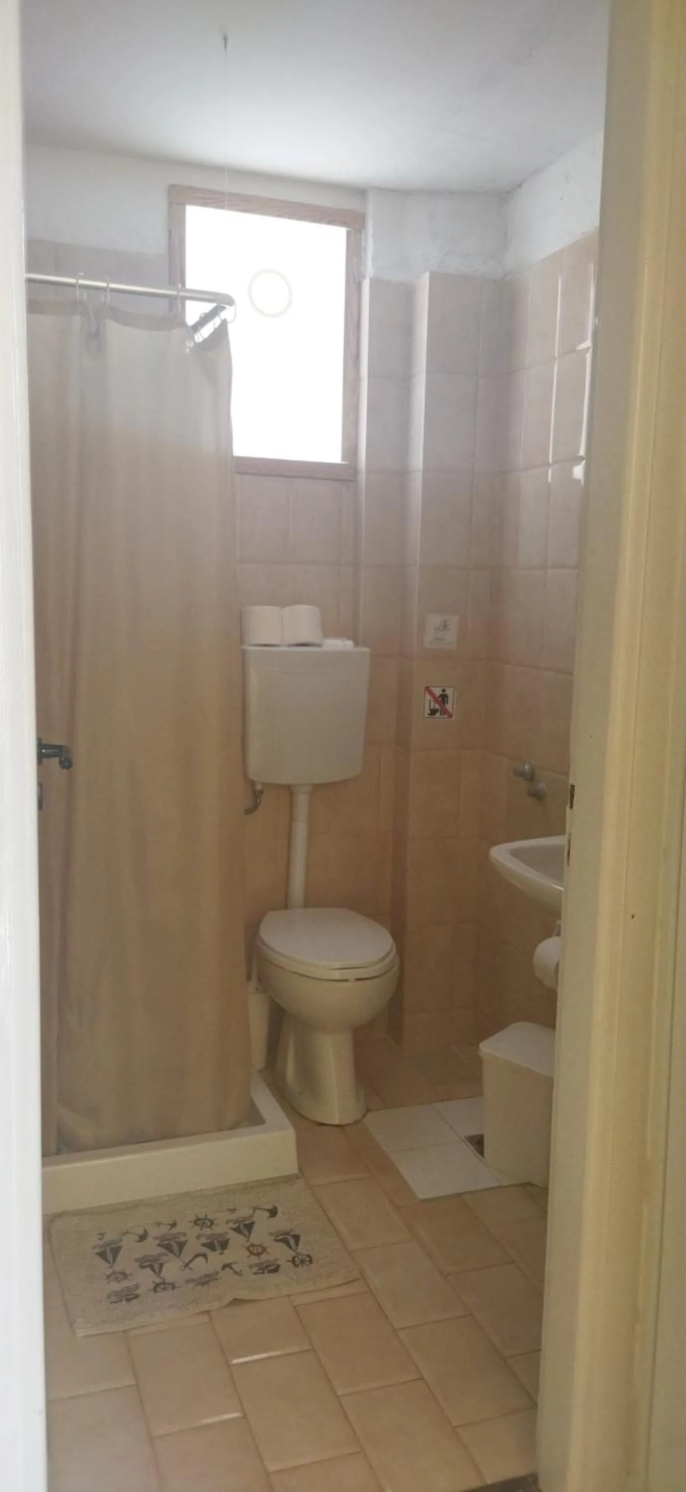 Cleo Rooms 250m from the beach