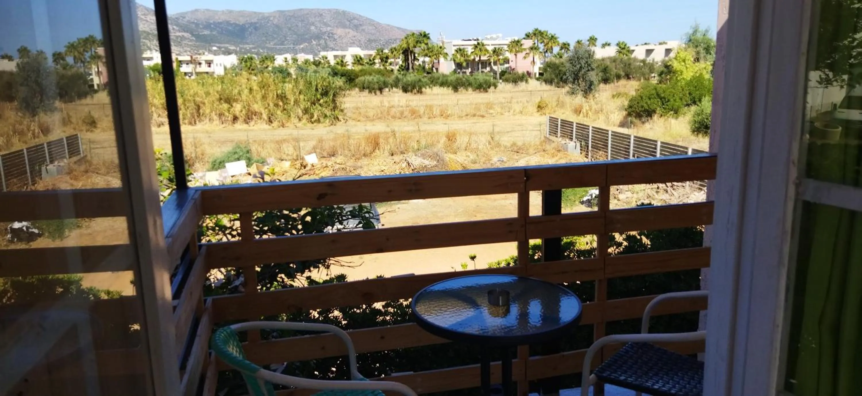 Cleo Rooms 250m from the beach