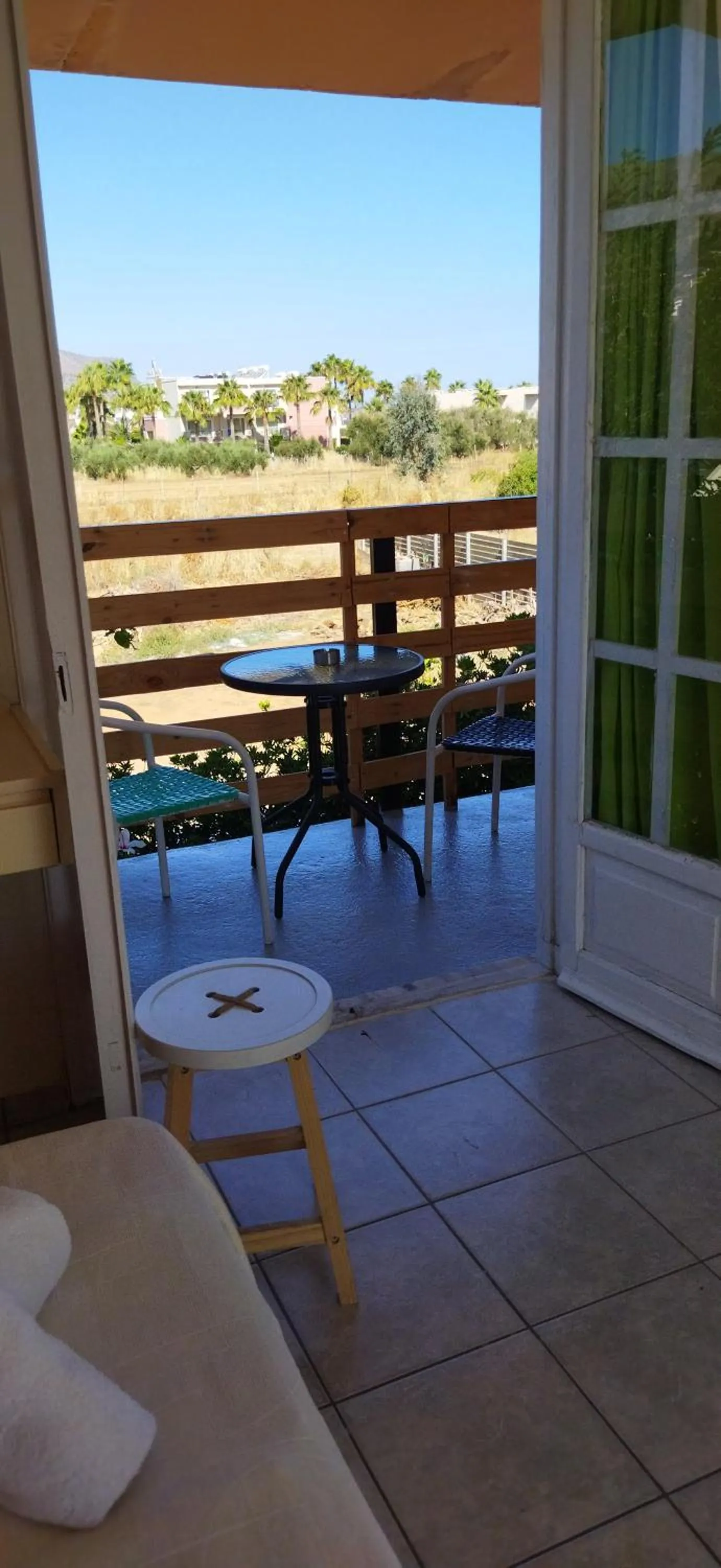 Cleo Rooms 250m from the beach